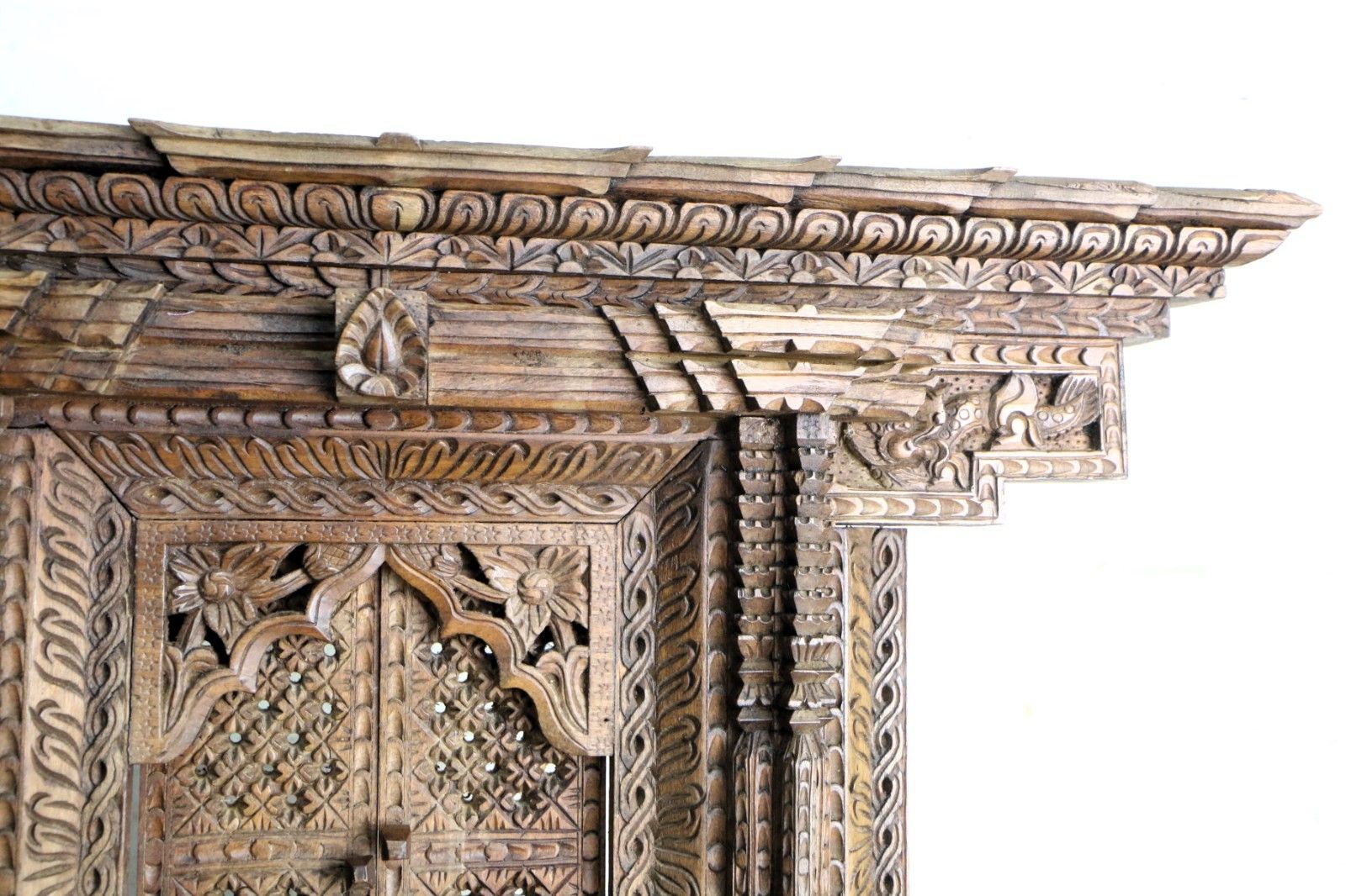 photo vinterior Antique Large Nepalese Wooden Carved Kumari Jhyal Kumari Window Large Decorative