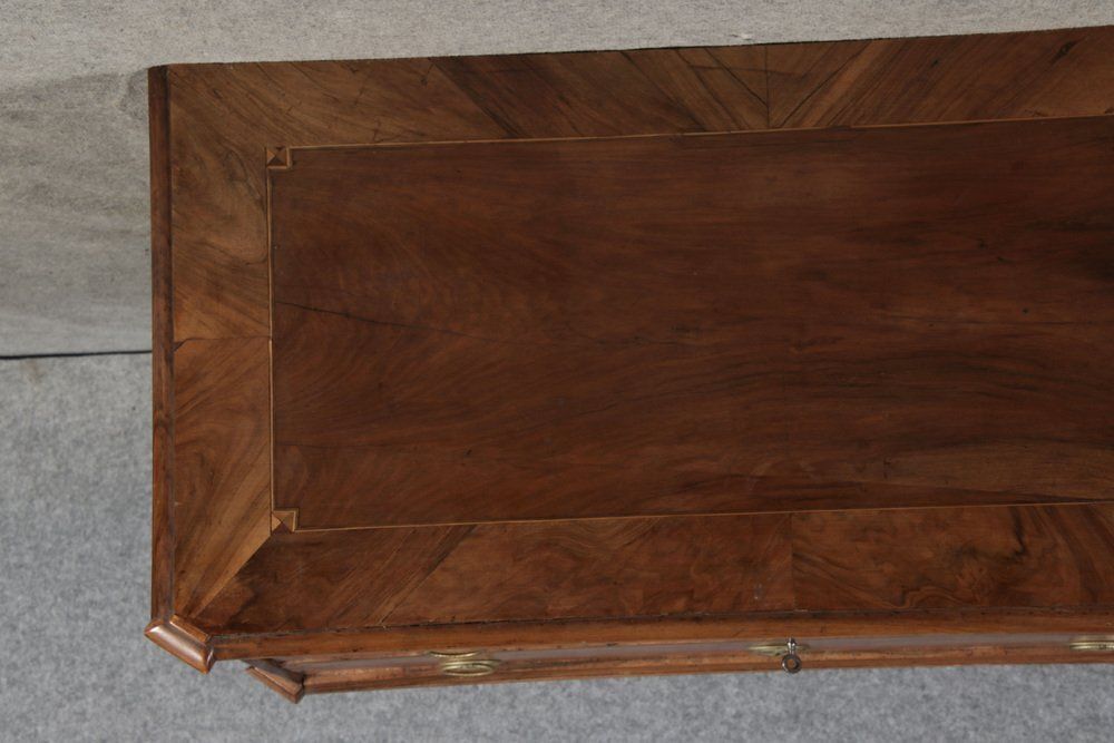 photo vintage Antique Louis XVI Commode In Walnut, 1780