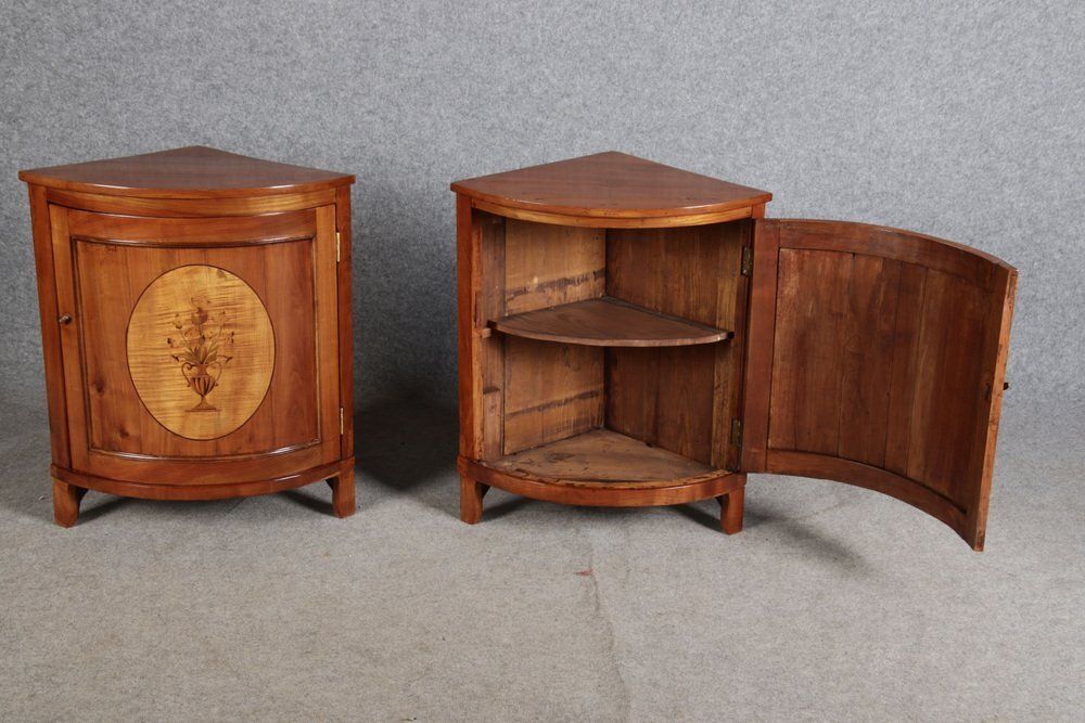 photo vintage Small Antique Corner Cabinets In Cherry, 1800s, Set Of 2