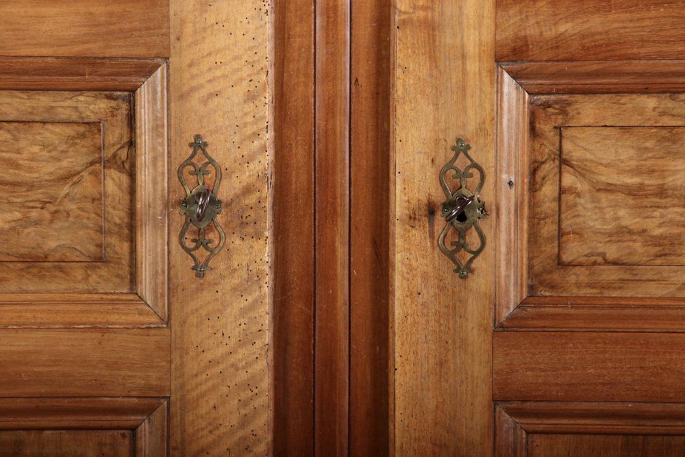 photo furniture Baroque Wardrobe In Walnut, Freiburg, Switzerland, 1800s