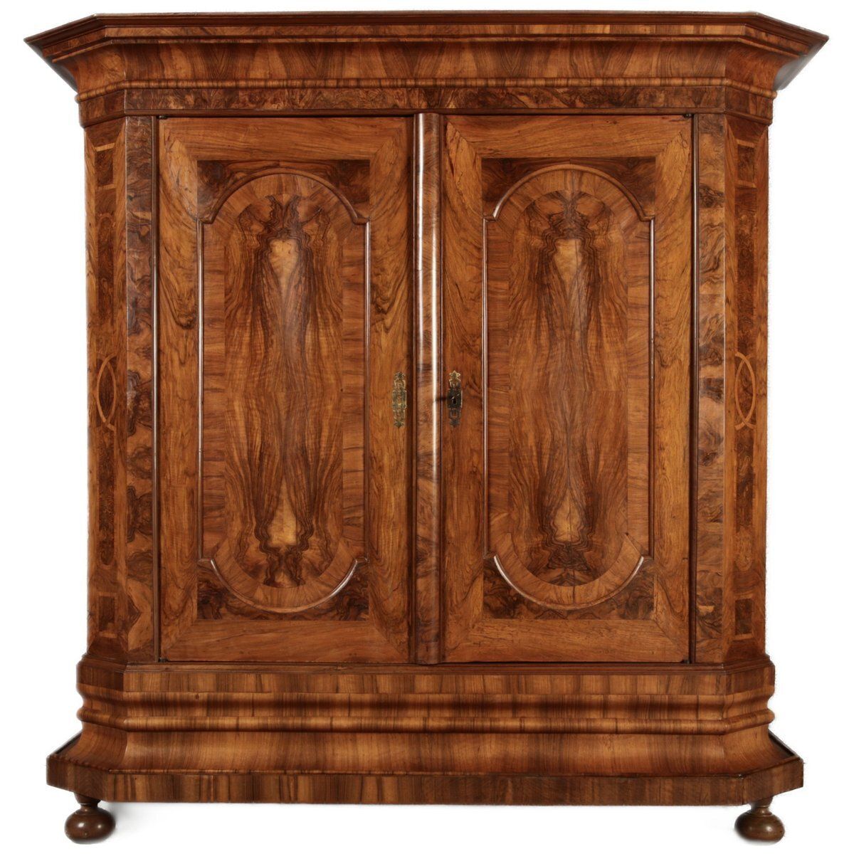 18th Century Baroque Walnut Wood Cabinet, 1740s
