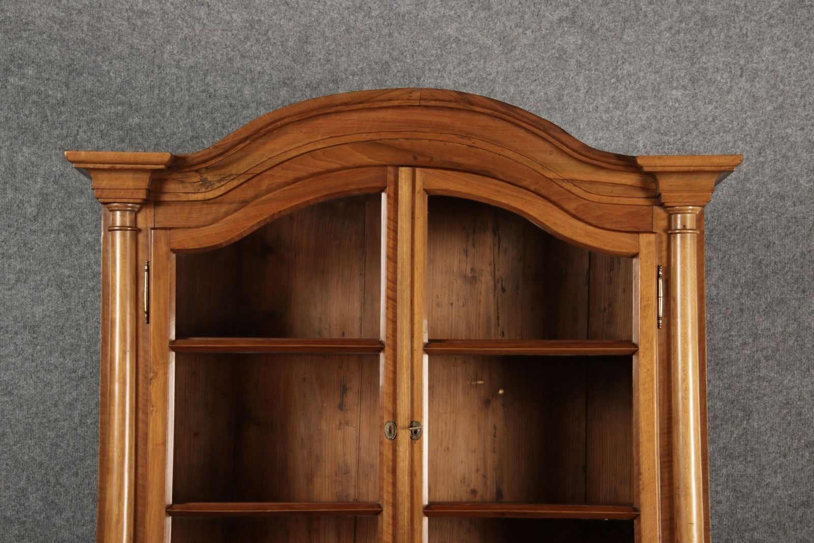 photo vintage Biedermeier Top Display Cabinet In Walnutm Southern Germany