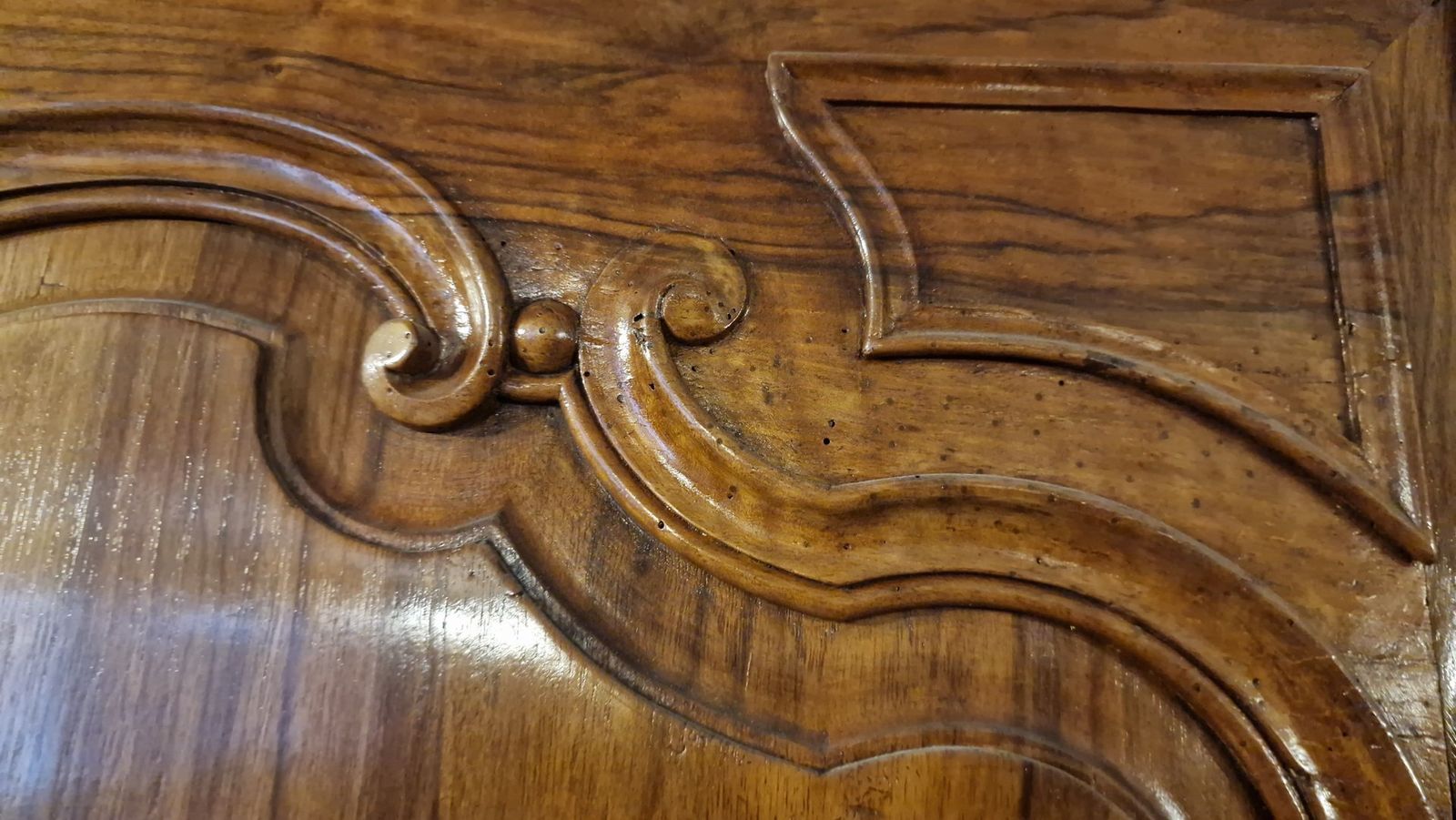 Antique French Baroque Cabinet In Walnut, 1750 photo 1863.0