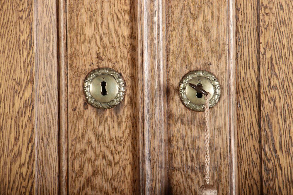 photo furniture Antique Baroque Secretary In Oak, 1740