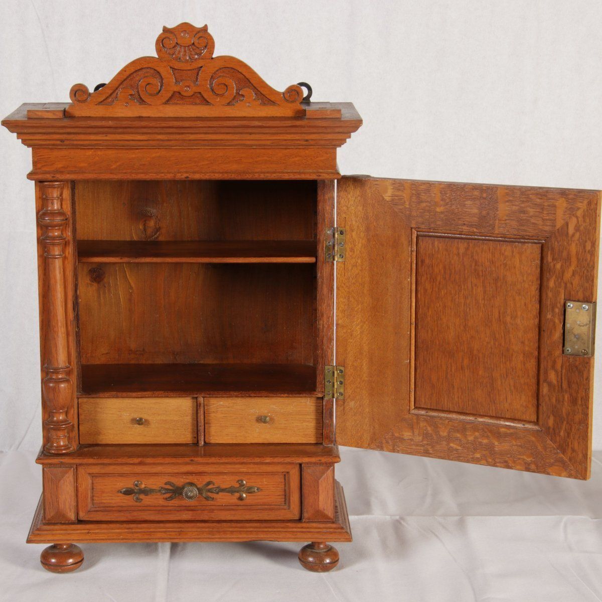photo vinterior Antique Art Nouveau Hanging Cabinet Wall Cabinet Oak Brass Relief, 1900