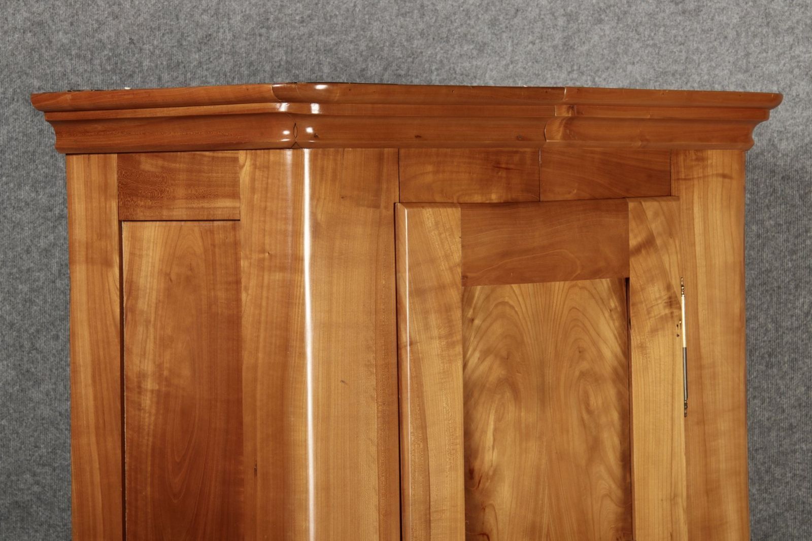 photo vintage 19th Century Biedermeier Cabinet In Cherrywood, 1830s