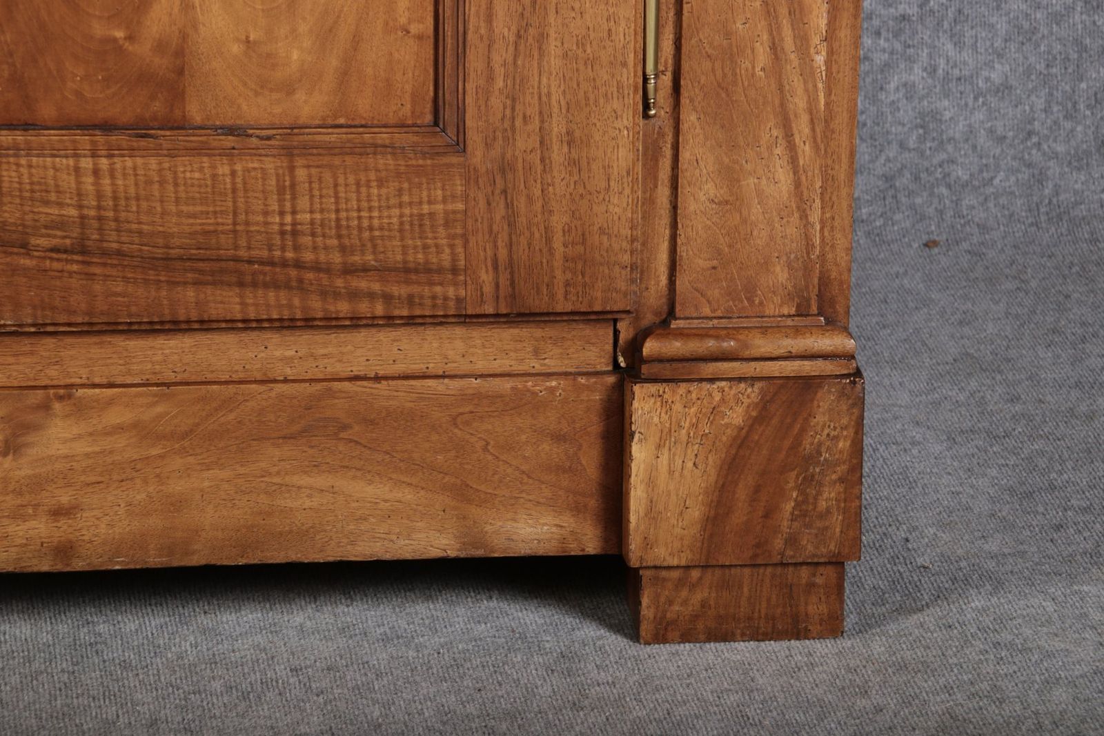 photo furniture Antique Biedermeier Walnut, 1800s