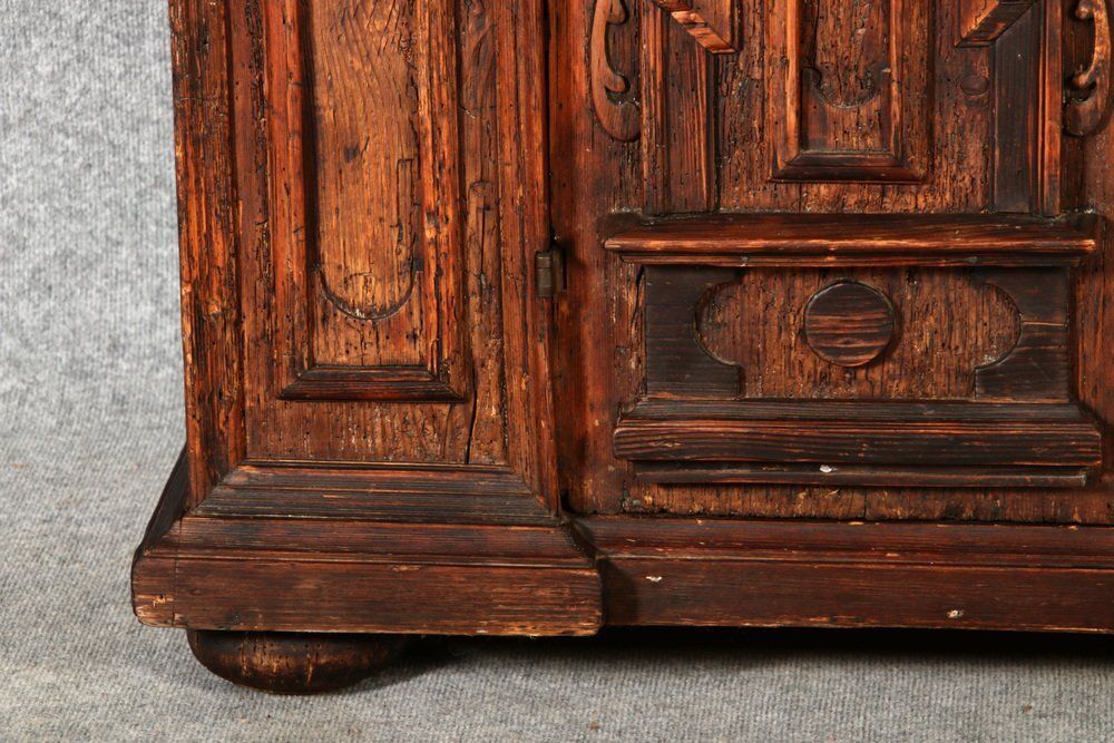 photo vinterior Baroque Renaissance Facades Half Cabinet, 17 Century