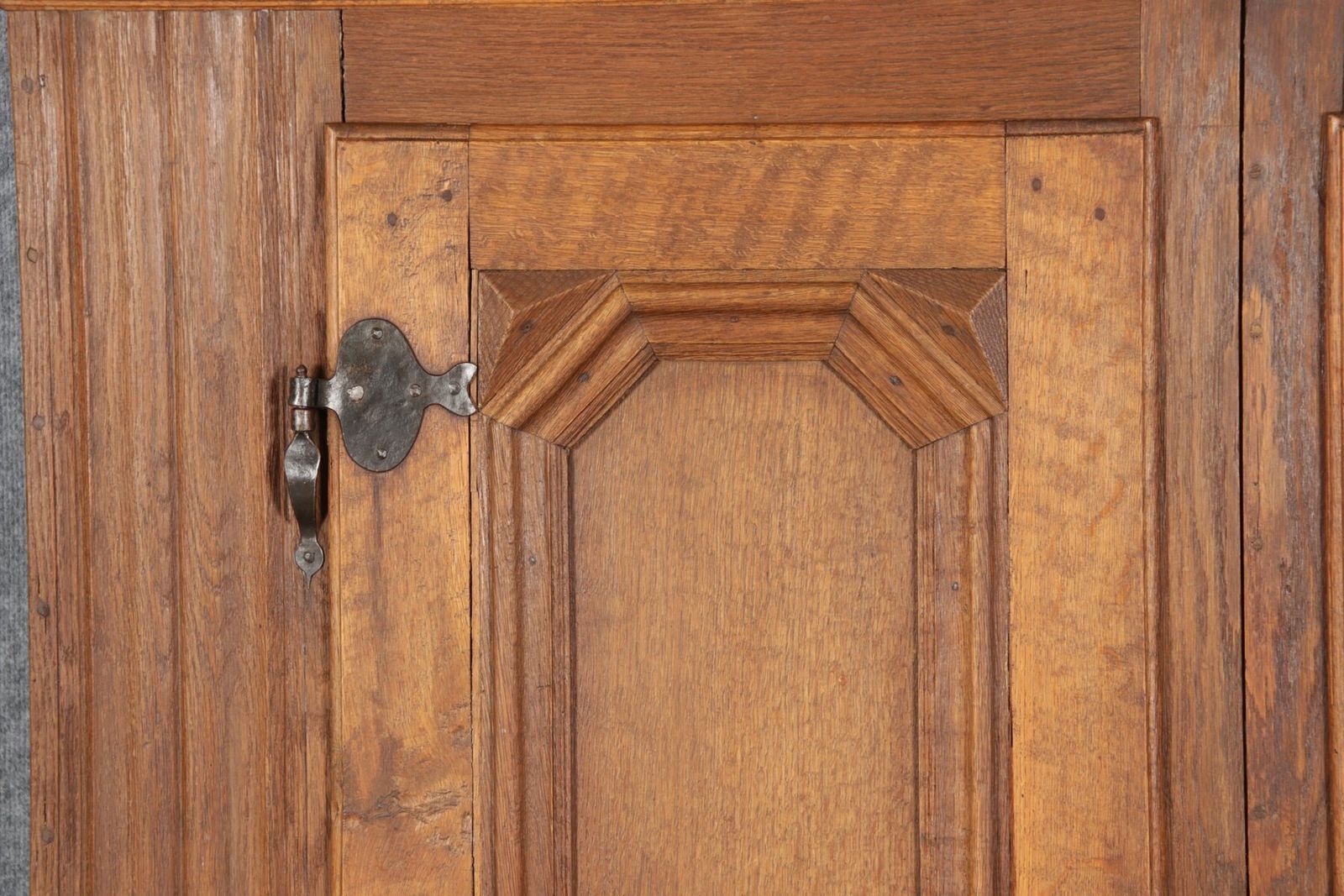 1863.0 Antique Baroque Cabinet In Oak, 1770 photo