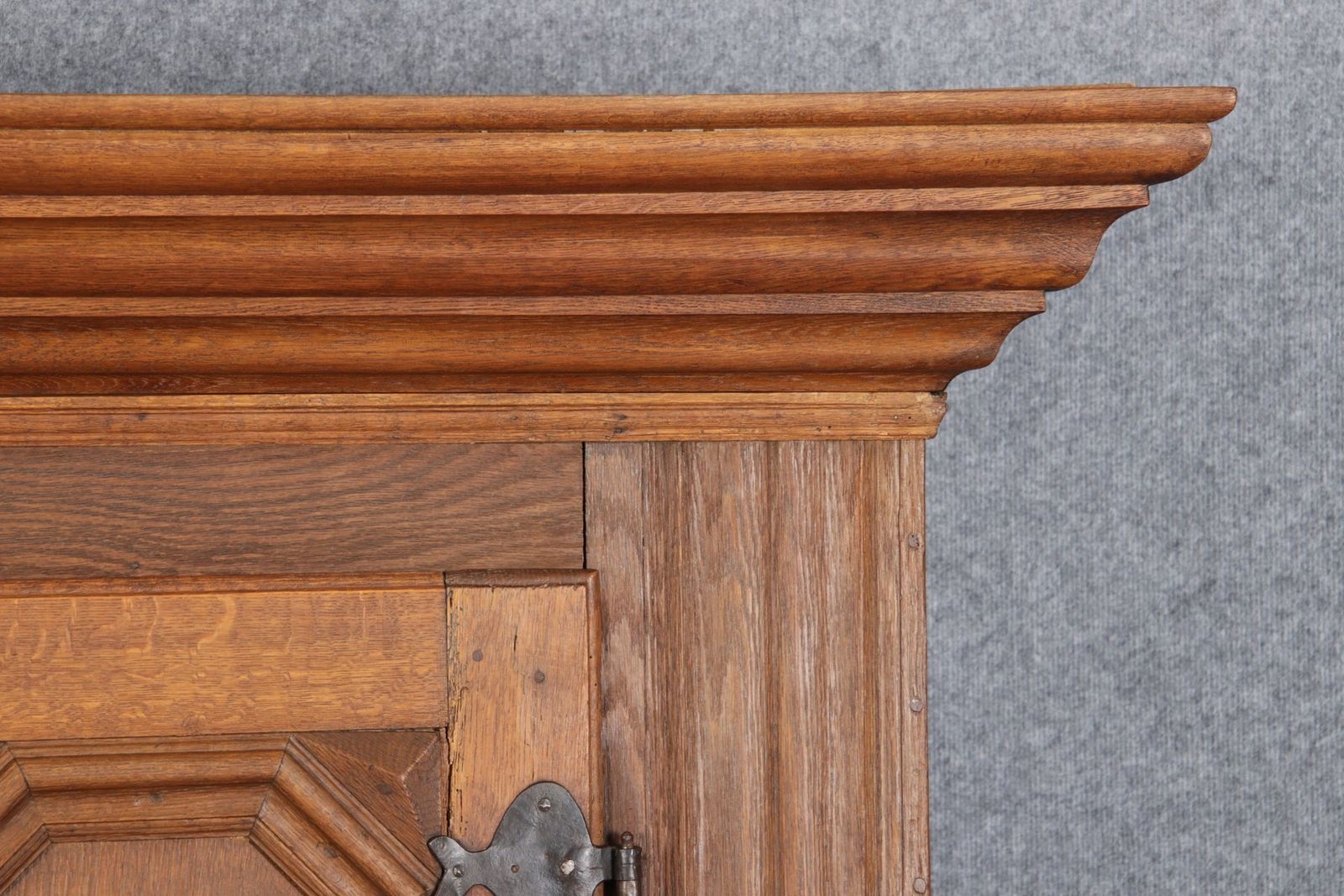 photo vinterior Antique Baroque Cabinet In Oak, 1770