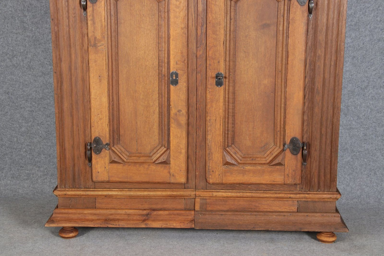 photo buy Antique Baroque Cabinet In Oak, 1770