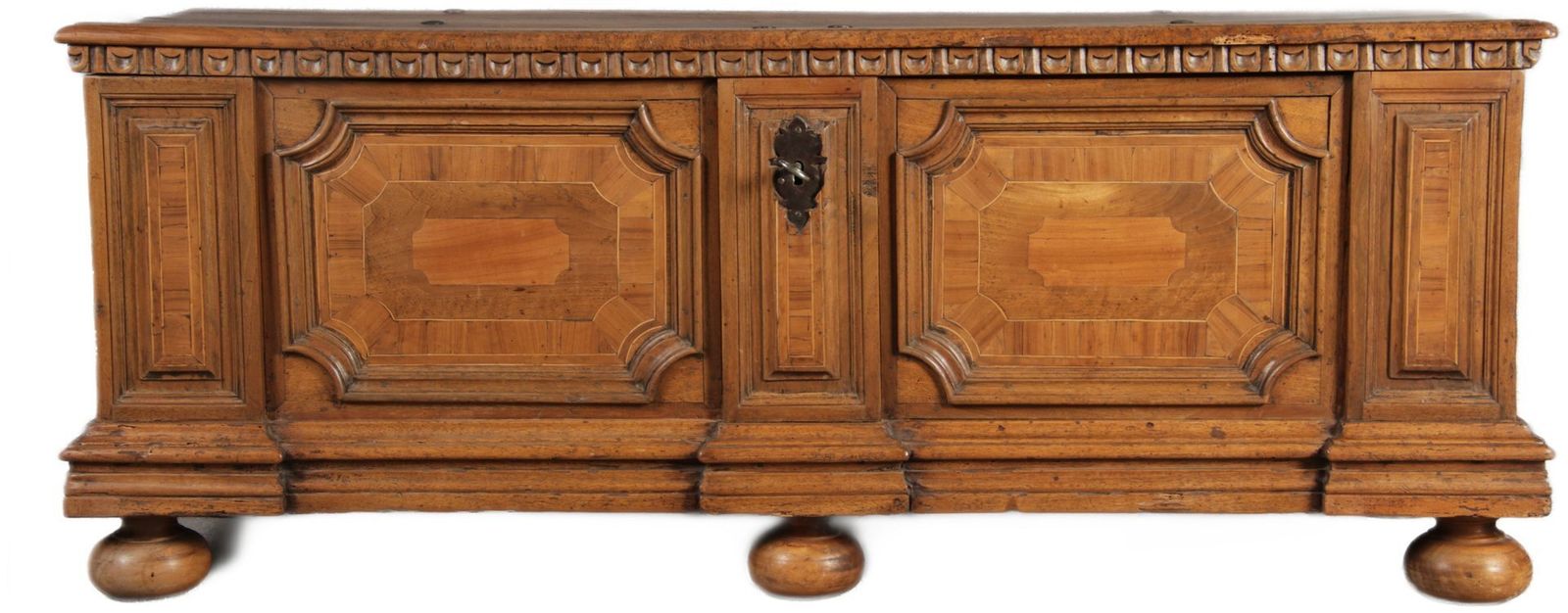 Antique Chest In Walnut, 1730