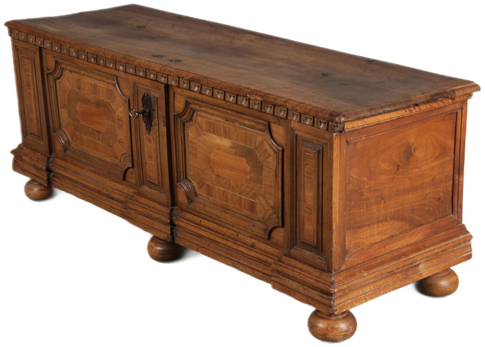 Antique Chest In Walnut, 1730 photo Furniture