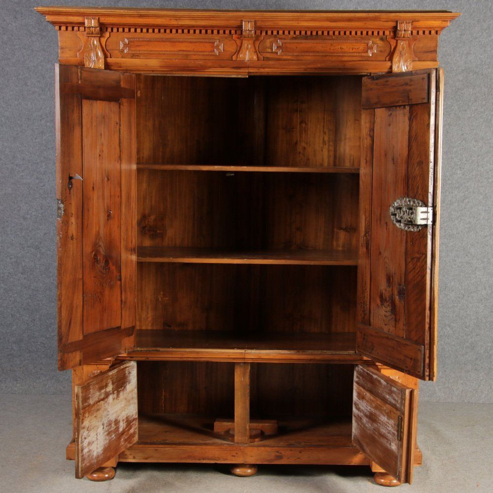 Antique Baroque Cabinet In Walnut With Corkscrew Columns, 1690 photo 5085.0