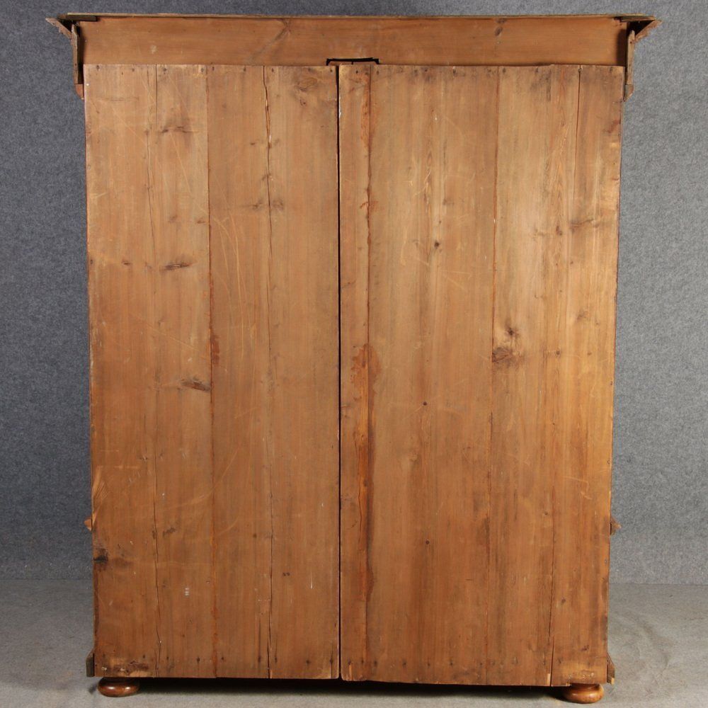 Antique Baroque Cabinet In Walnut With Corkscrew Columns, 1690 photo vinterior