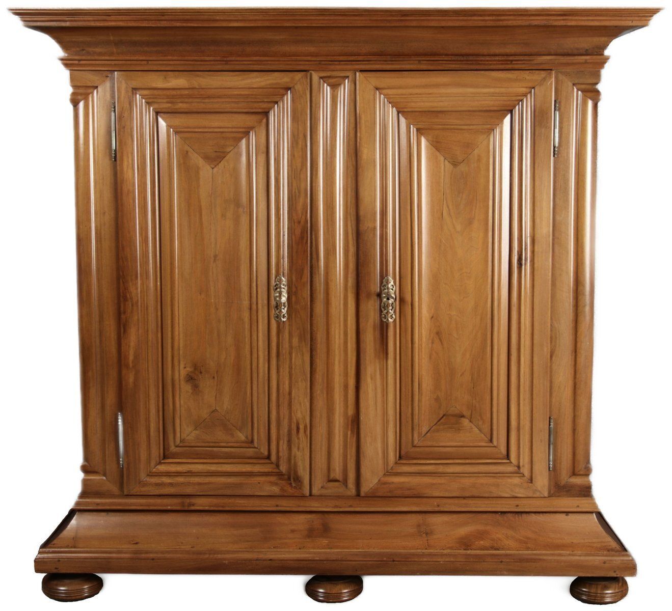 18th Century Baroque Walnut Nose Half Shaft Cabinet, 1750s