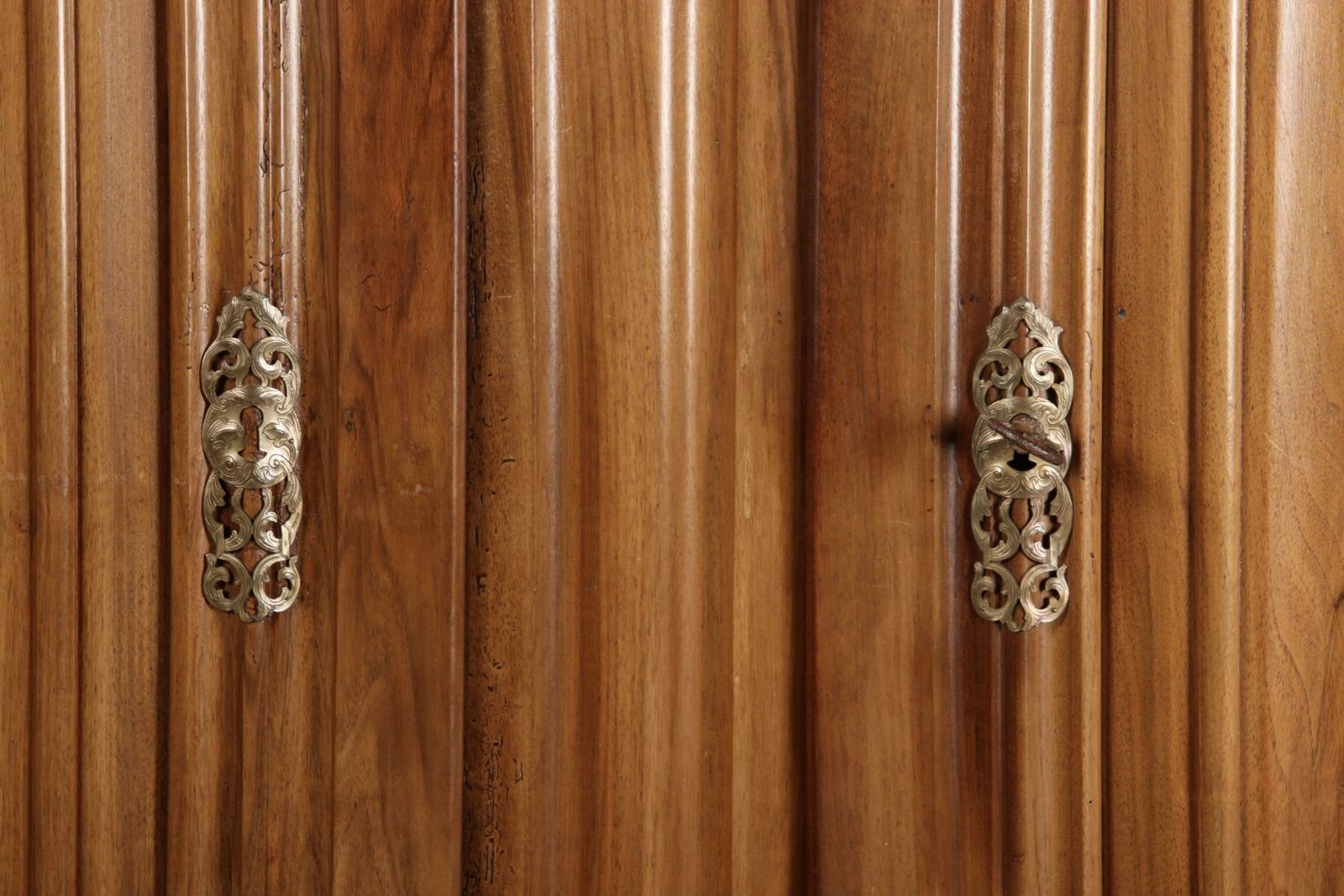 photo buy 18th Century Baroque Walnut Nose Half Shaft Cabinet, 1750s