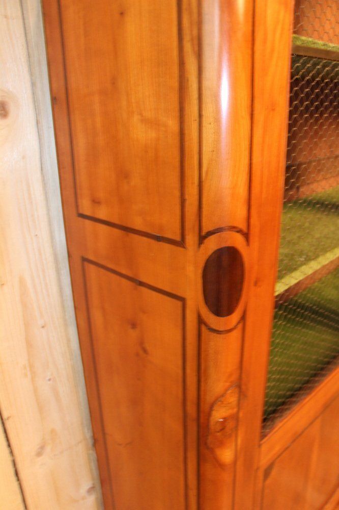 photo furniture Antique Bookcase In Cherry Wood, 1800s