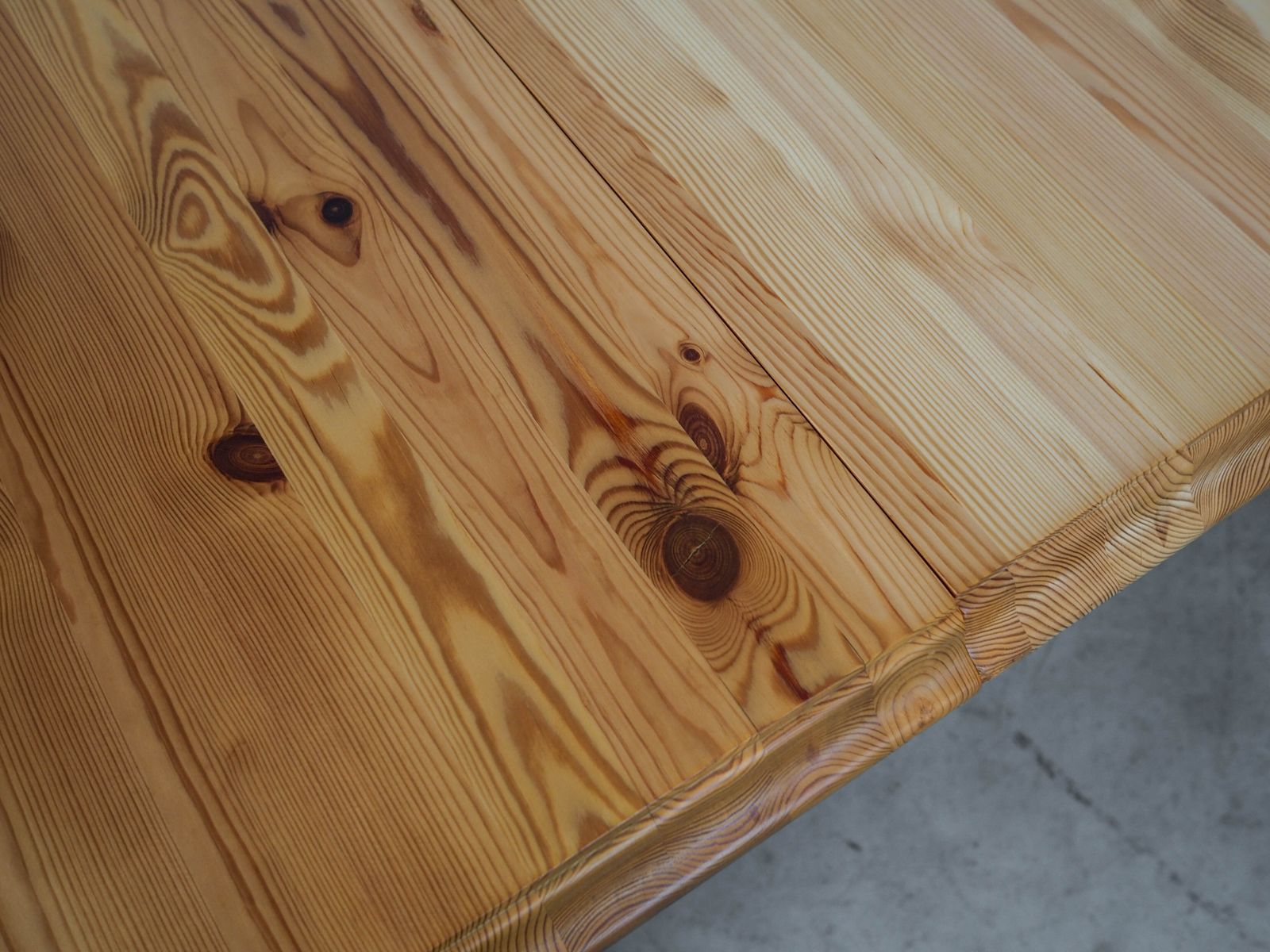 Pine Table, Danish Design, 1970s, Production: Denmark photo vinterior