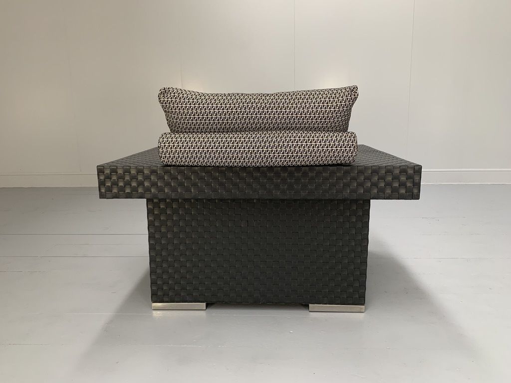 photo vinterior Fendi Casa Outdoor Furniture – Sofa, Armchair, Lounger & Large Table