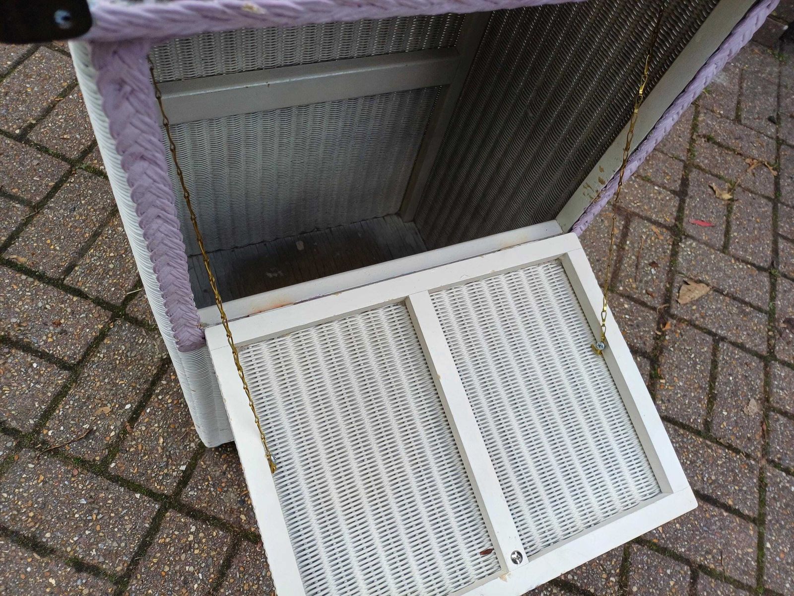 photo vintage Genuine Lloyd Loom Laundry Bin With Glass Top – Vintage White & Lilac Wicker Hamper Cabinet, Brass Knob, Bathroom/Bedroom Storage Side Table