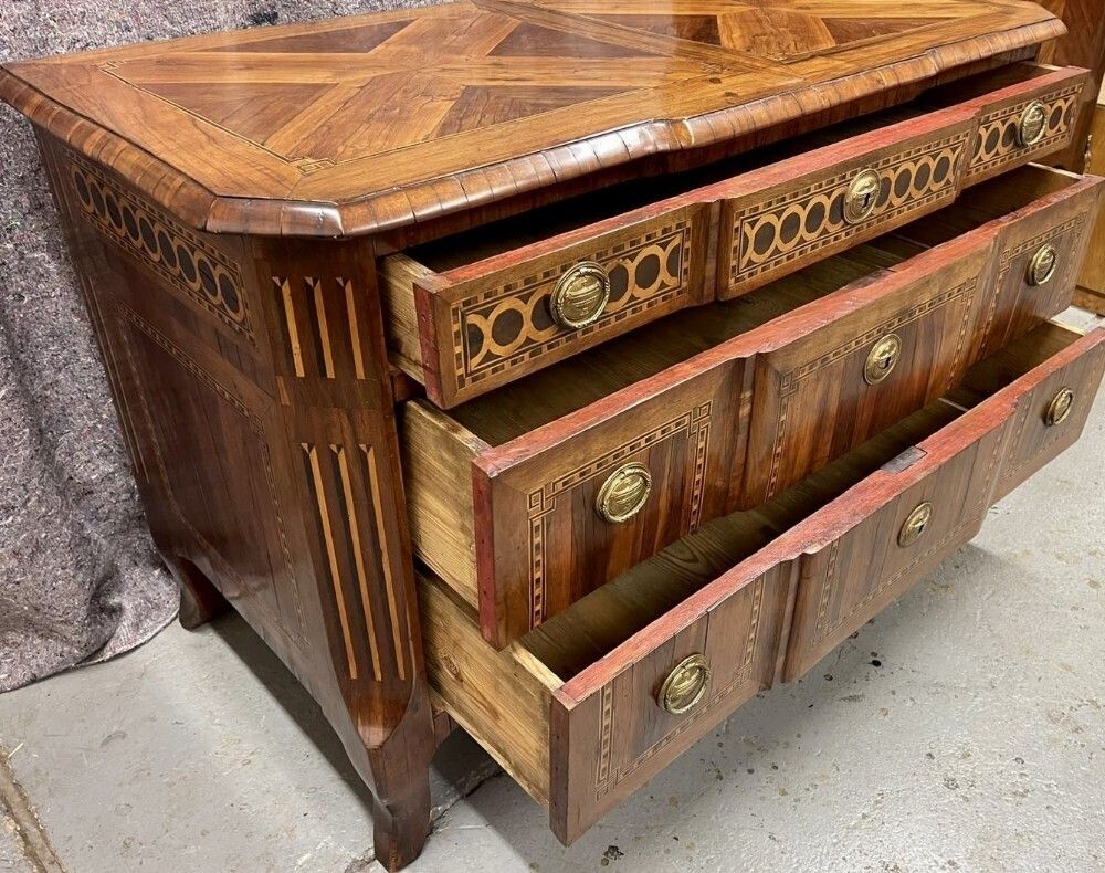 18th.Century Italian Commode Chest photo for sale