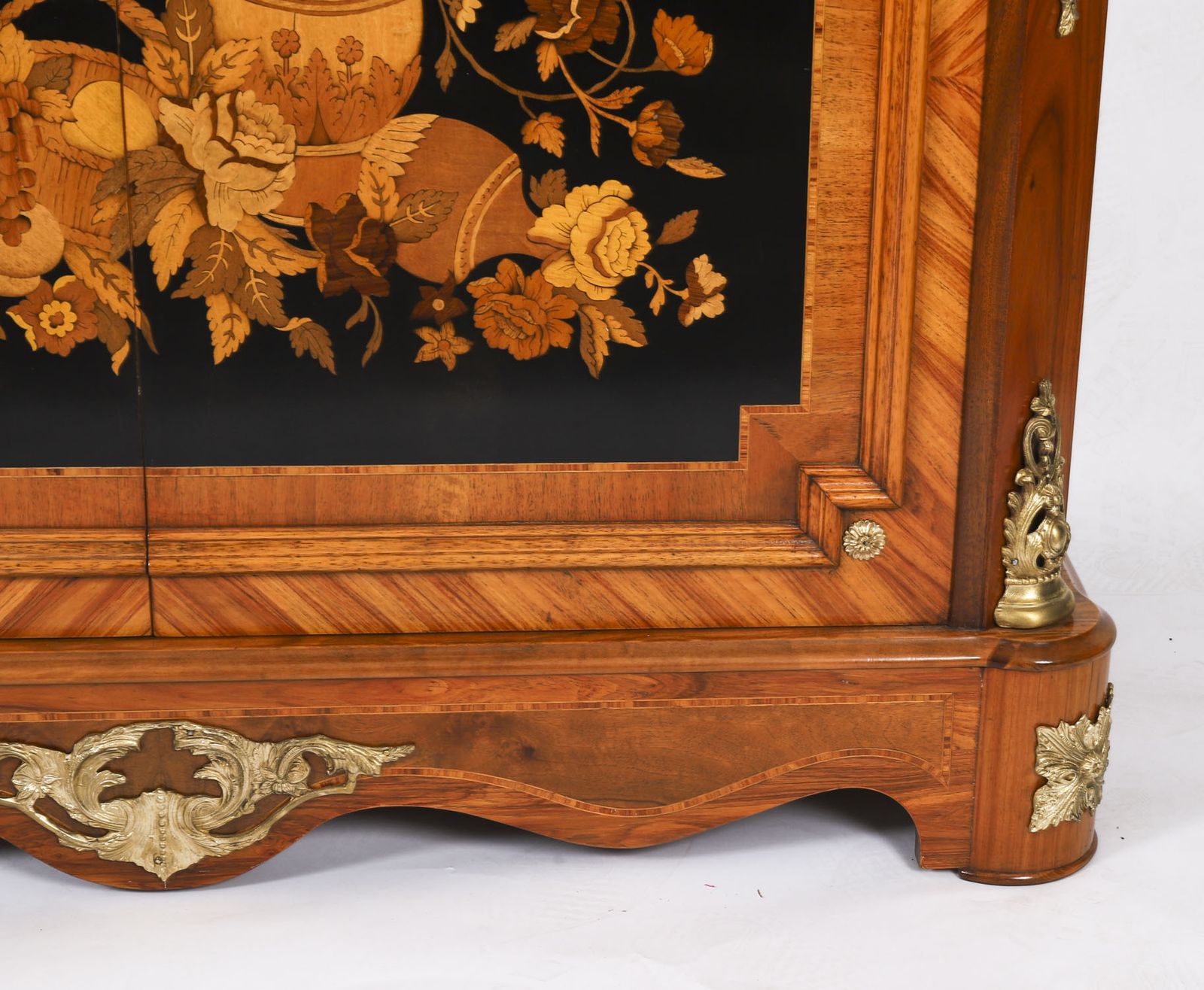 photo vintage Antique French Floral Marquetry Marble Topped Side Cabinet Circa 1900