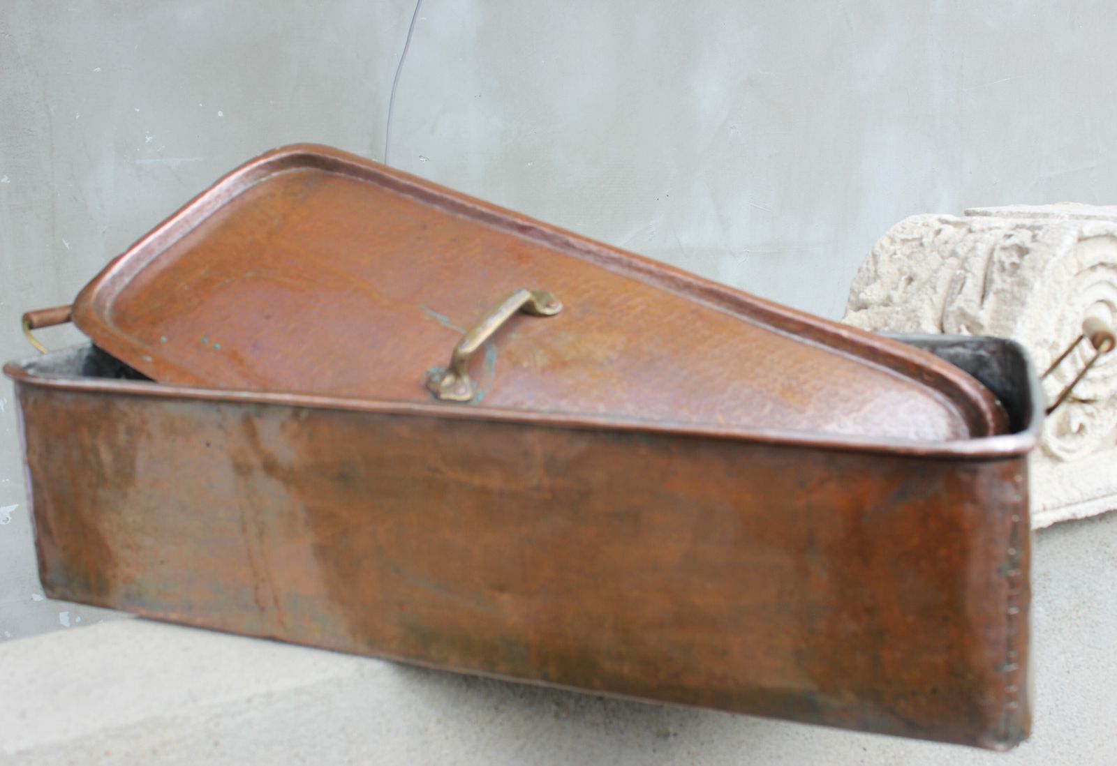 Large 19th Century French Copper Fish Poacher With Lid – Hand Hammered Tin Lined Culinary Vessel photo vinterior