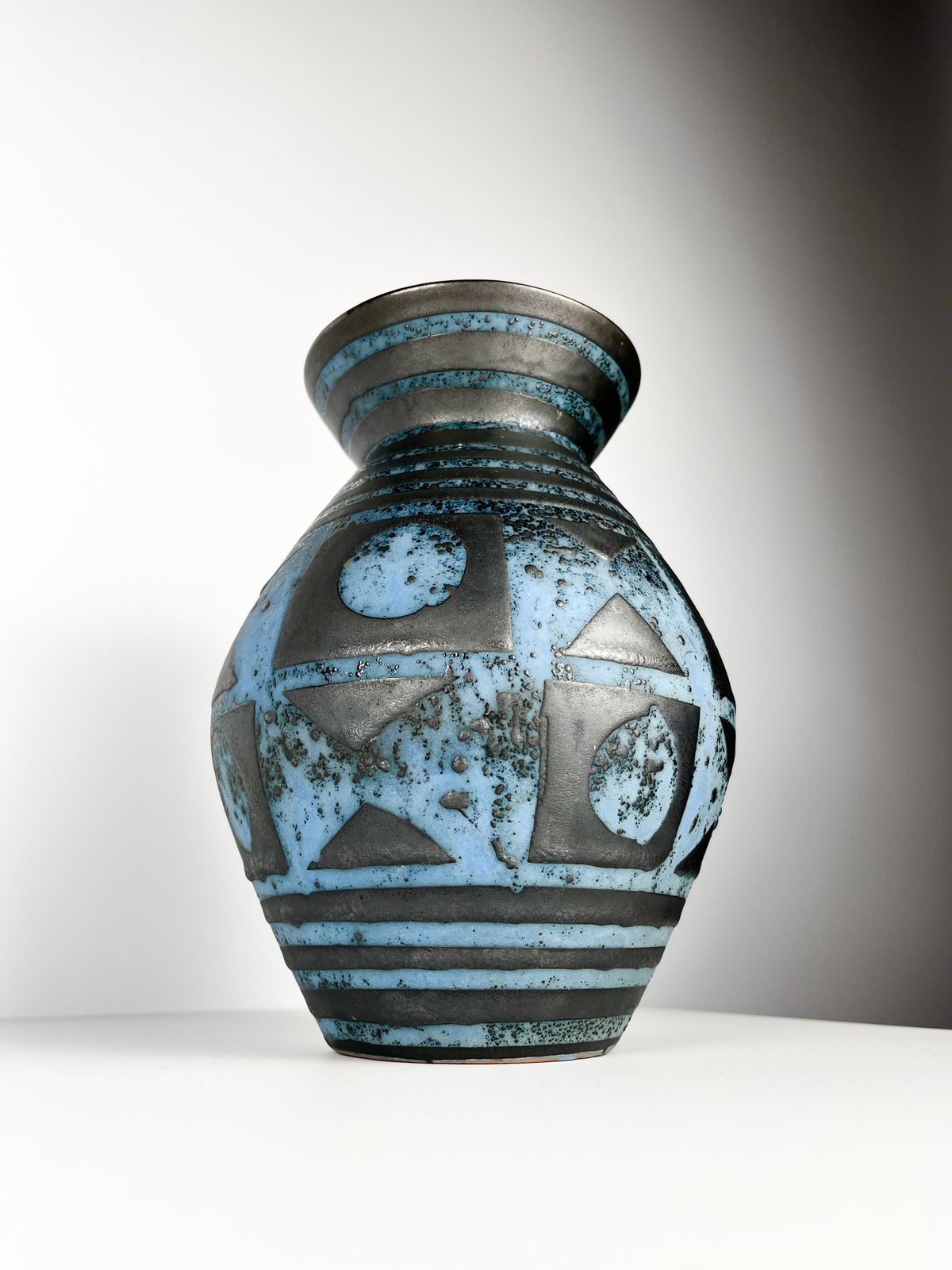 Carstens Tönnieshof ‘Ankara’ Vase, West German 1960s photo furniture