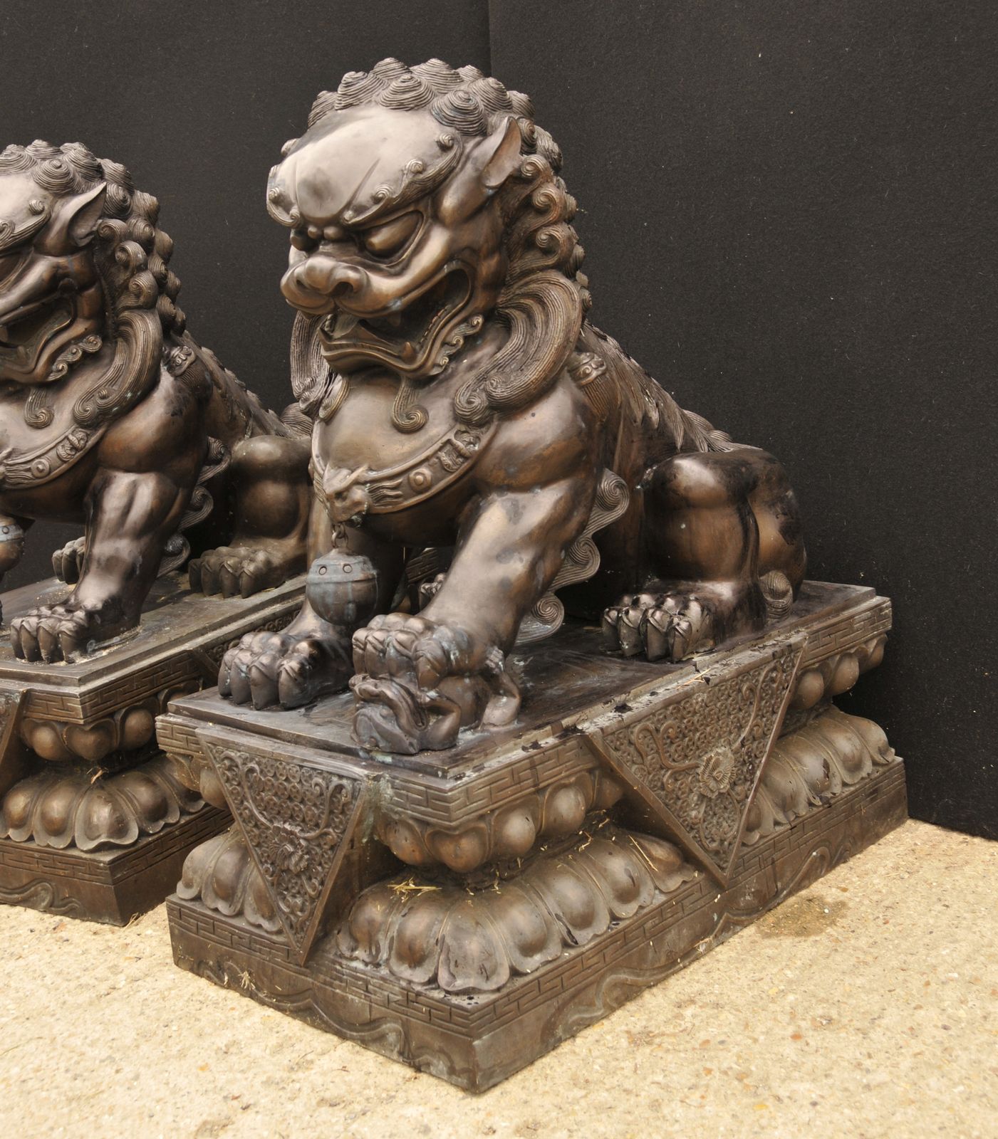 Pair Xl Bronze Chinese Dogs   Foo Keiloon Fu Temple Statue China photo vintage