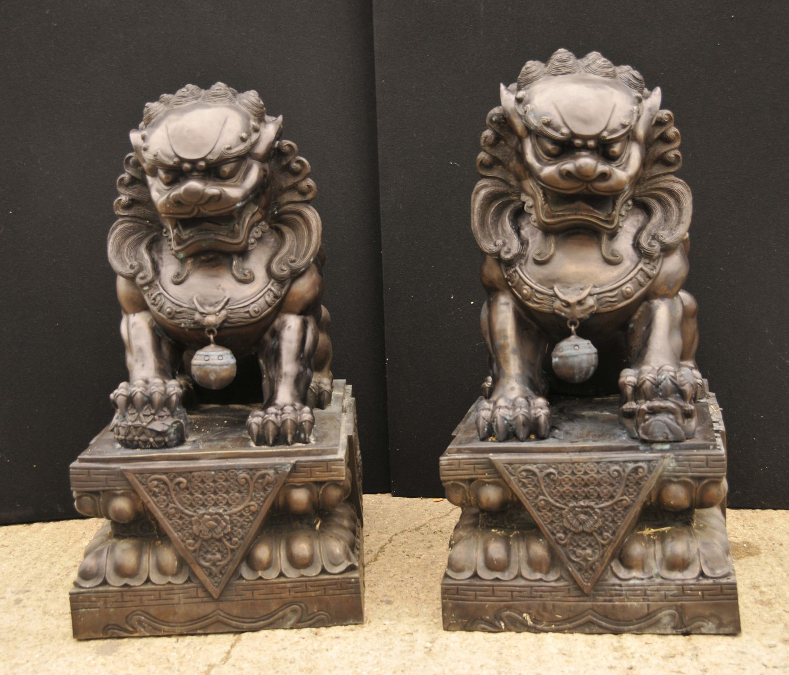 Pair Xl Bronze Chinese Dogs   Foo Keiloon Fu Temple Statue China