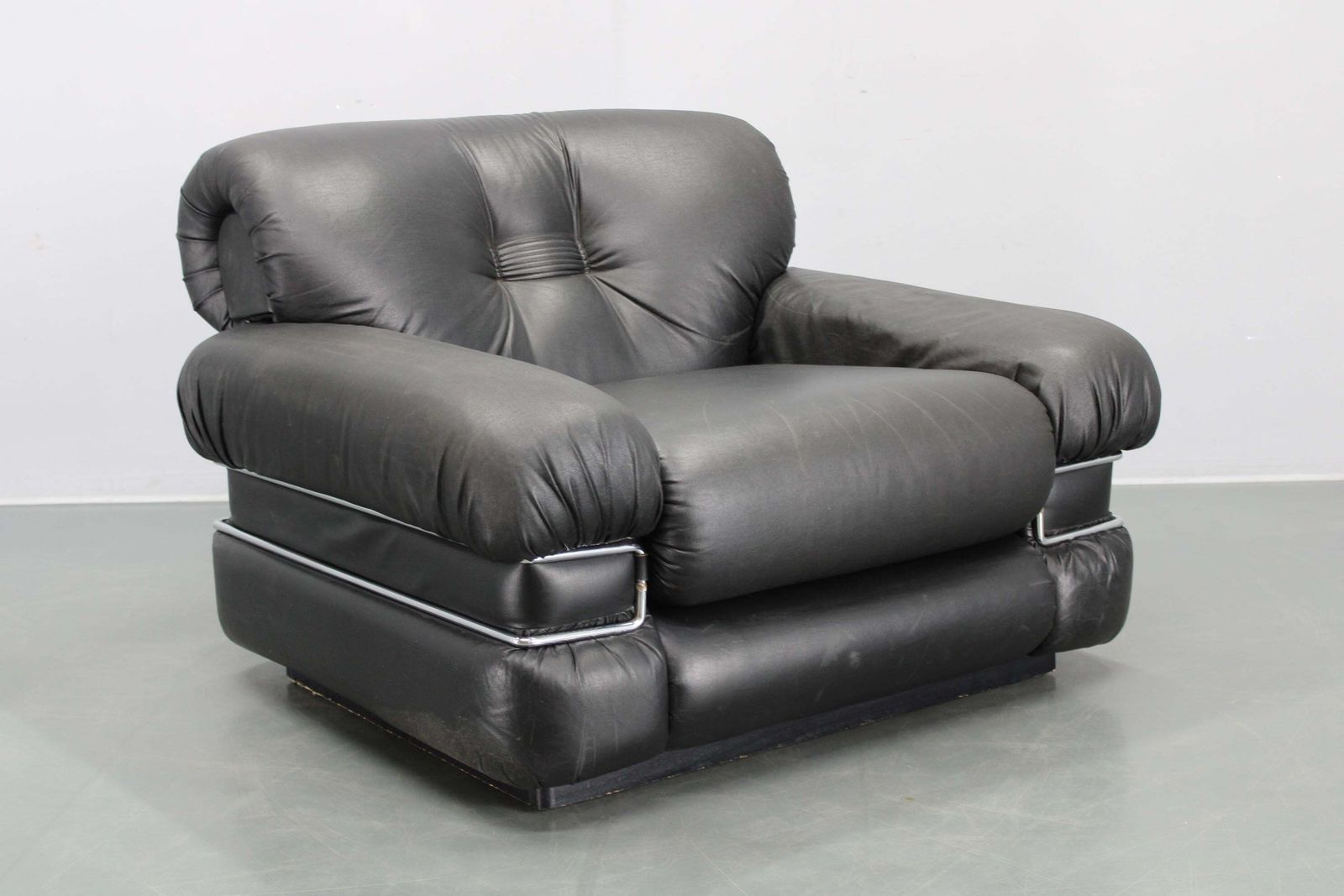 1970s Italian Pompon Armchair In Black Leatherette By Ceriotti photo furniture