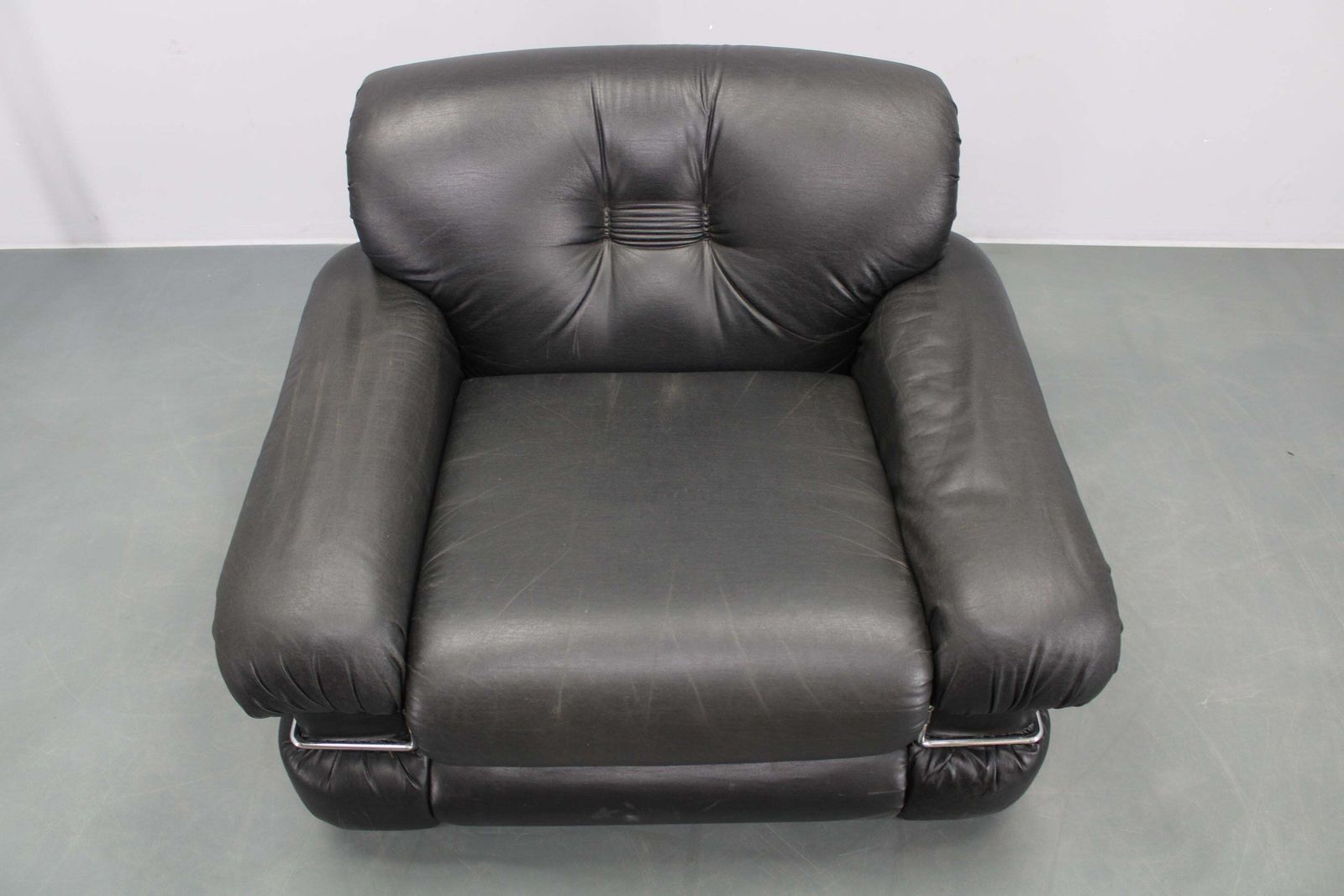 1970s Italian Pompon Armchair In Black Leatherette By Ceriotti photo buy