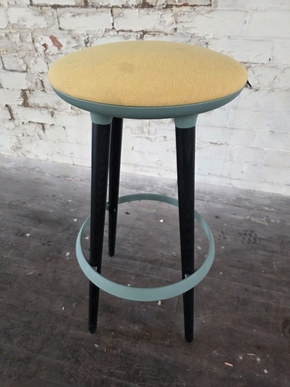 photo furniture Narbutas Cannie Modern Bar Stool