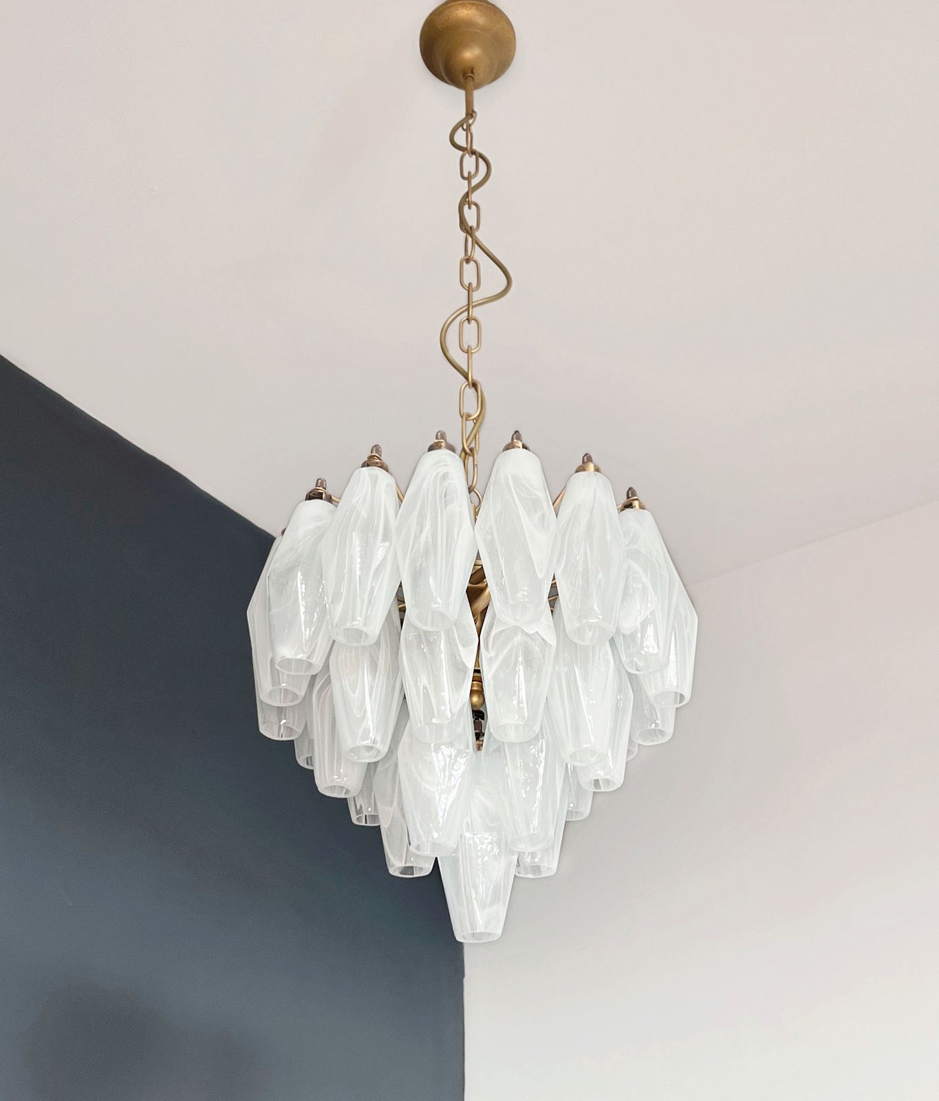 Elegant Murano Alabaster White Poliedri Chandelier   Carlo Scarpa Design photo vinterior