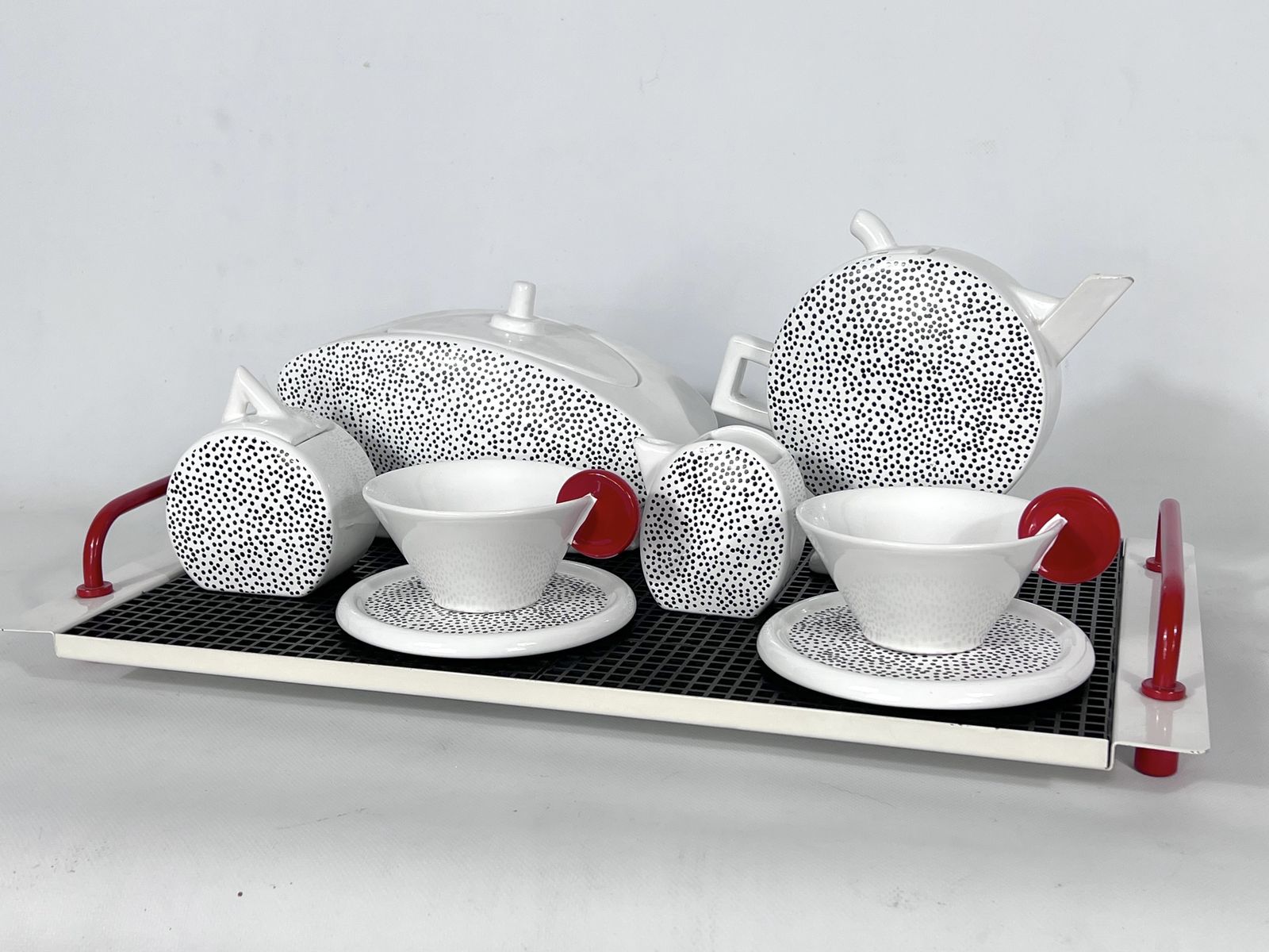 Ceramic Tea Set By Mas For Memphis Milano, 1980s, Set Of 7 photo vinterior