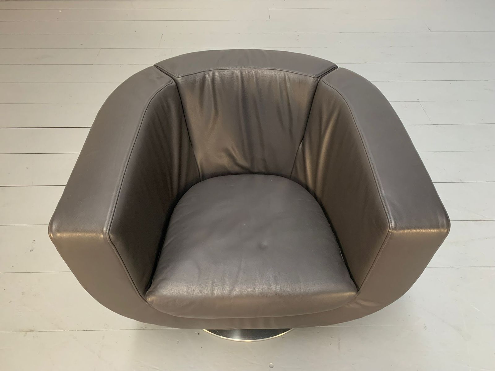B&B Italia "Tulip" Armchair   In Dark Grey "Gamma" Leather photo Furniture