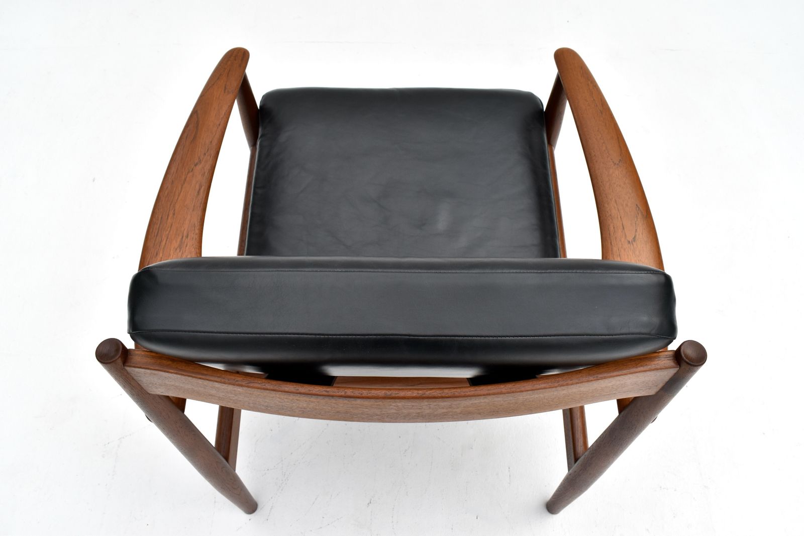photo furniture Grete Jalk Teak And Leather Lounge Chair