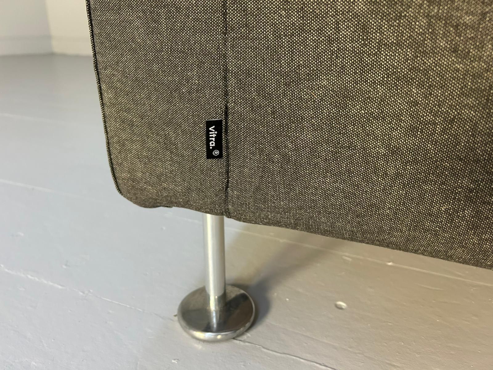 photo furniture Vitra "Park" Armchair In Grey, Black And White Woven Fabric