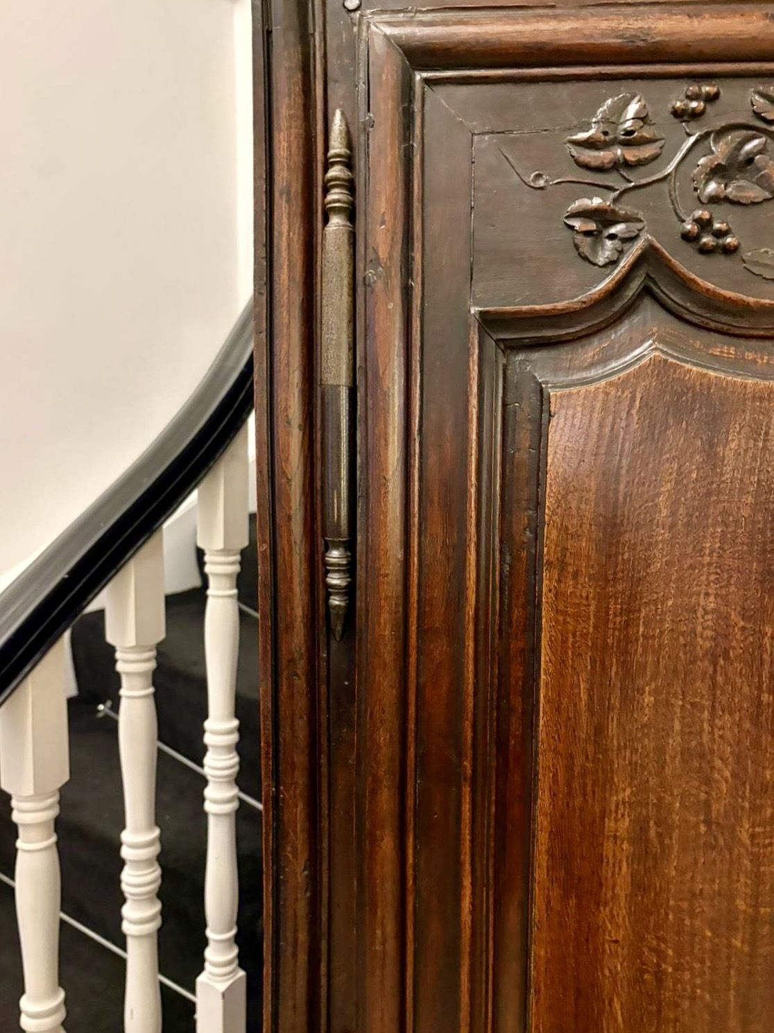 photo furniture Magnificent Quality Late 17th Century Antique French Provincial Oak Armoire