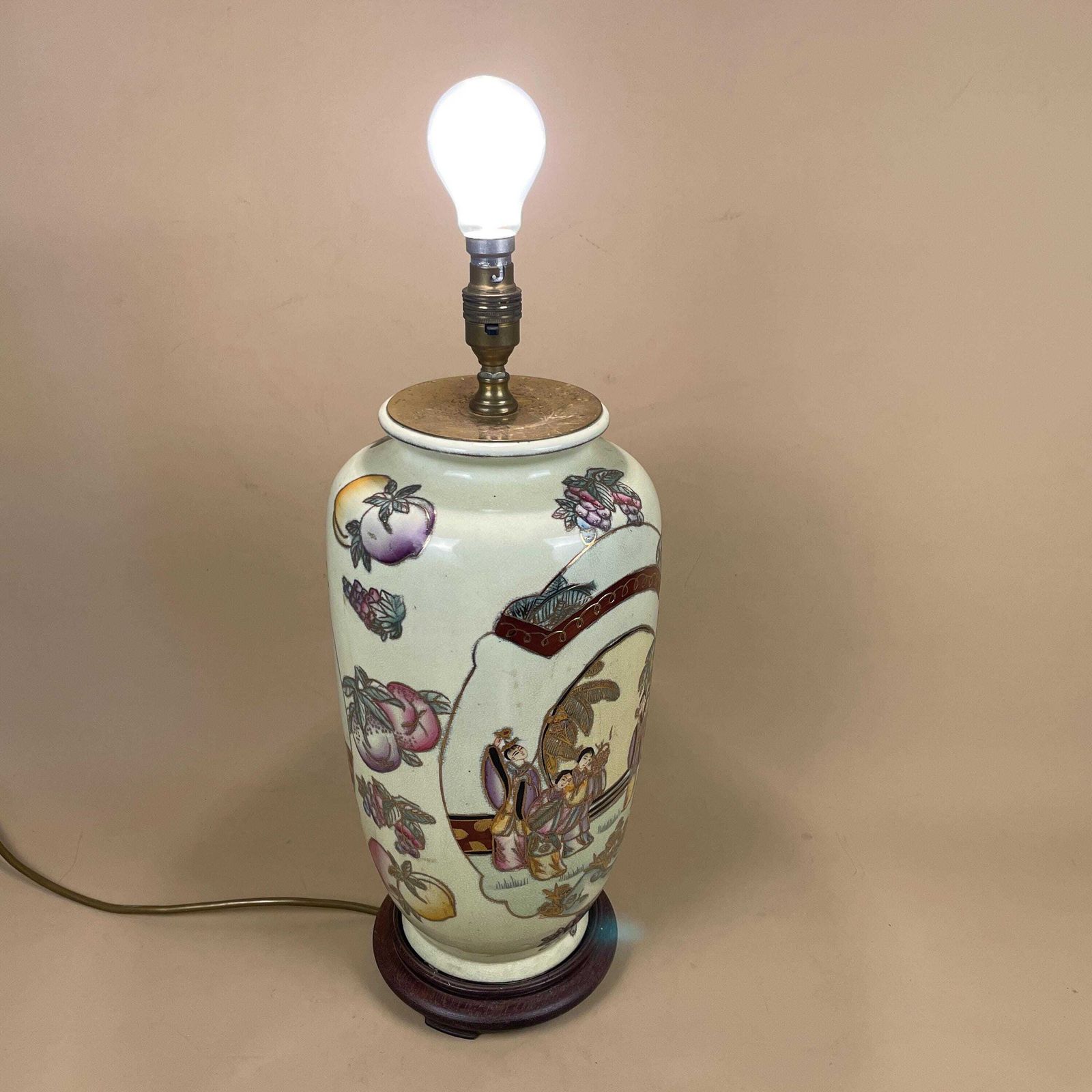photo buy Large Oriental  Ceramic Lamp Light Bedside Table Hand Painted Fruit Design Pattern Wood Base Chinese Vase Antique Brass Vintage Ginger Jar
