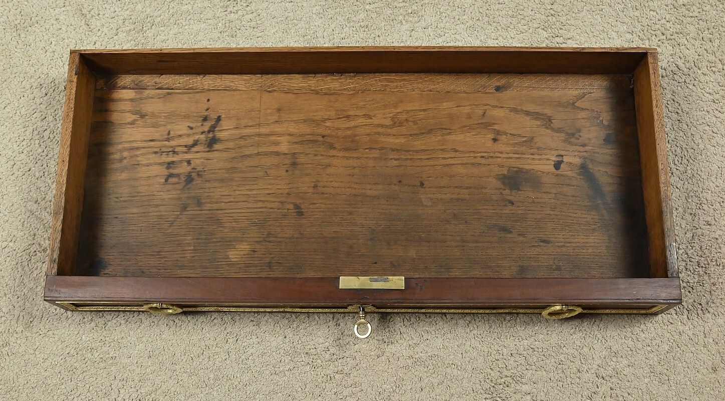 photo vinterior Mahogany Veneer Chest Of Drawers, Louis XVI Period – Late 18th Century