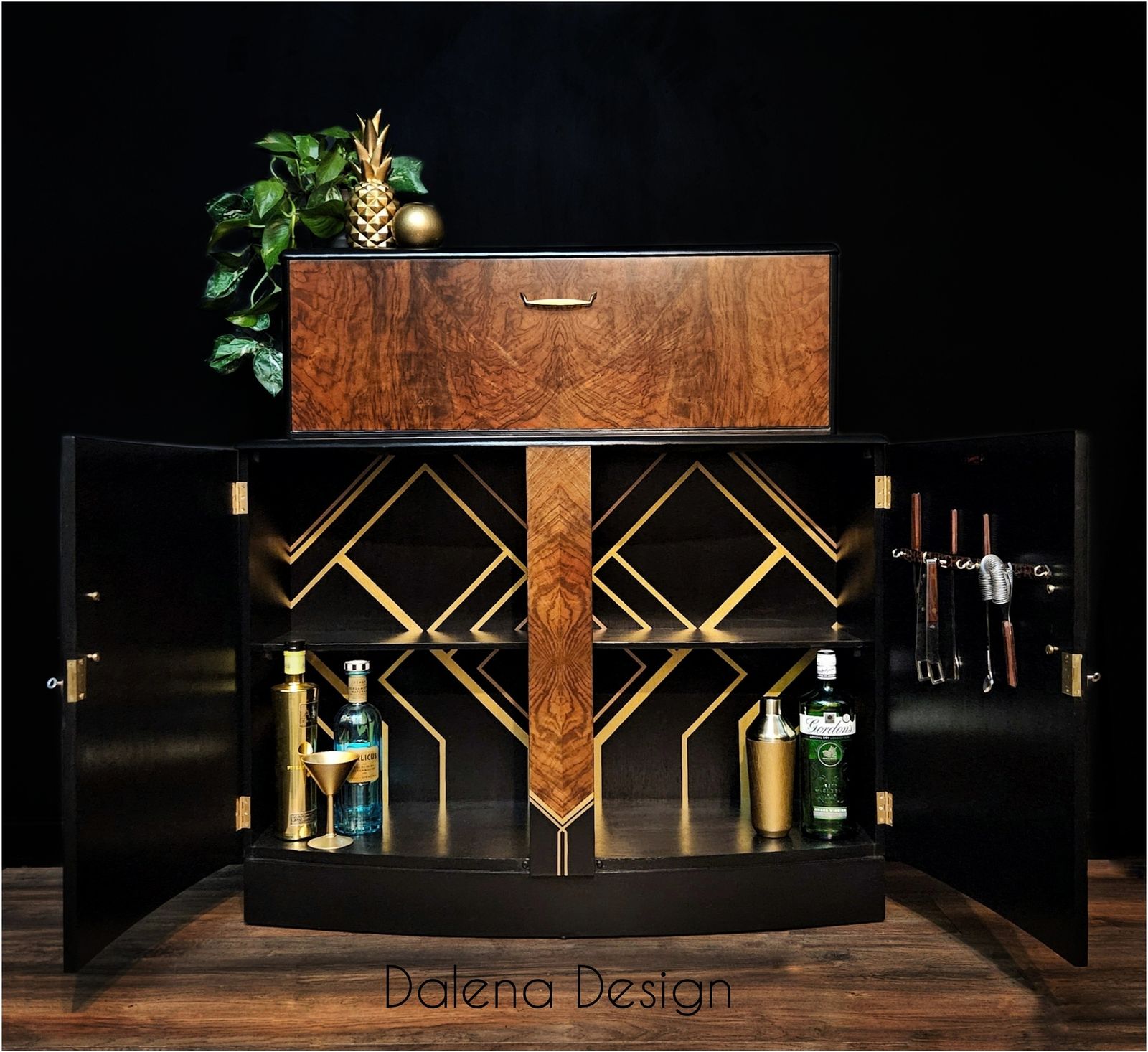 Mid Century Modern Turnidge Cocktail Cabinet photo vinterior