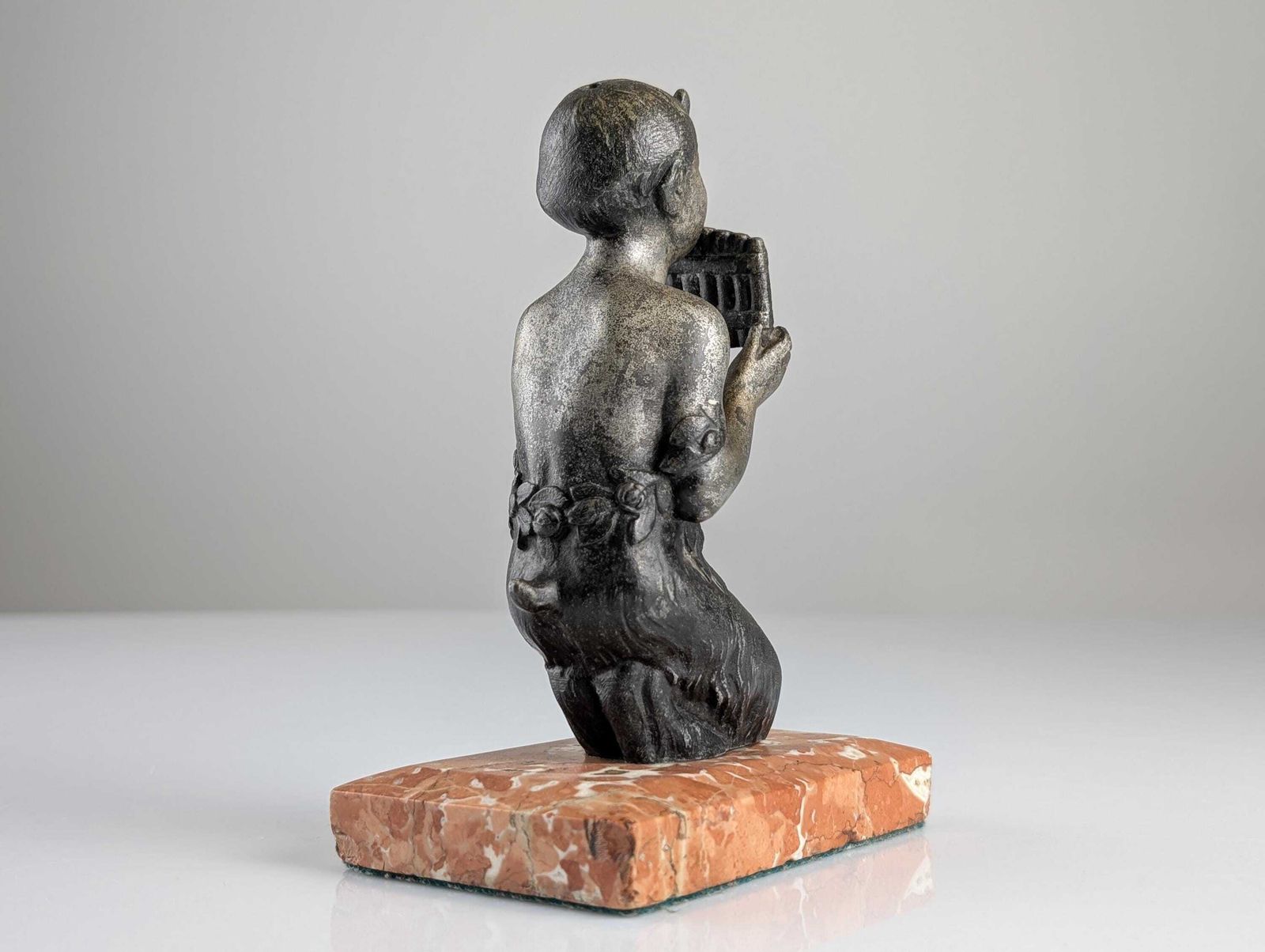 Joven Fauno Con Flauta De Pan, Escultura Art Déco Sobre Mármol, 1920s photo vintage