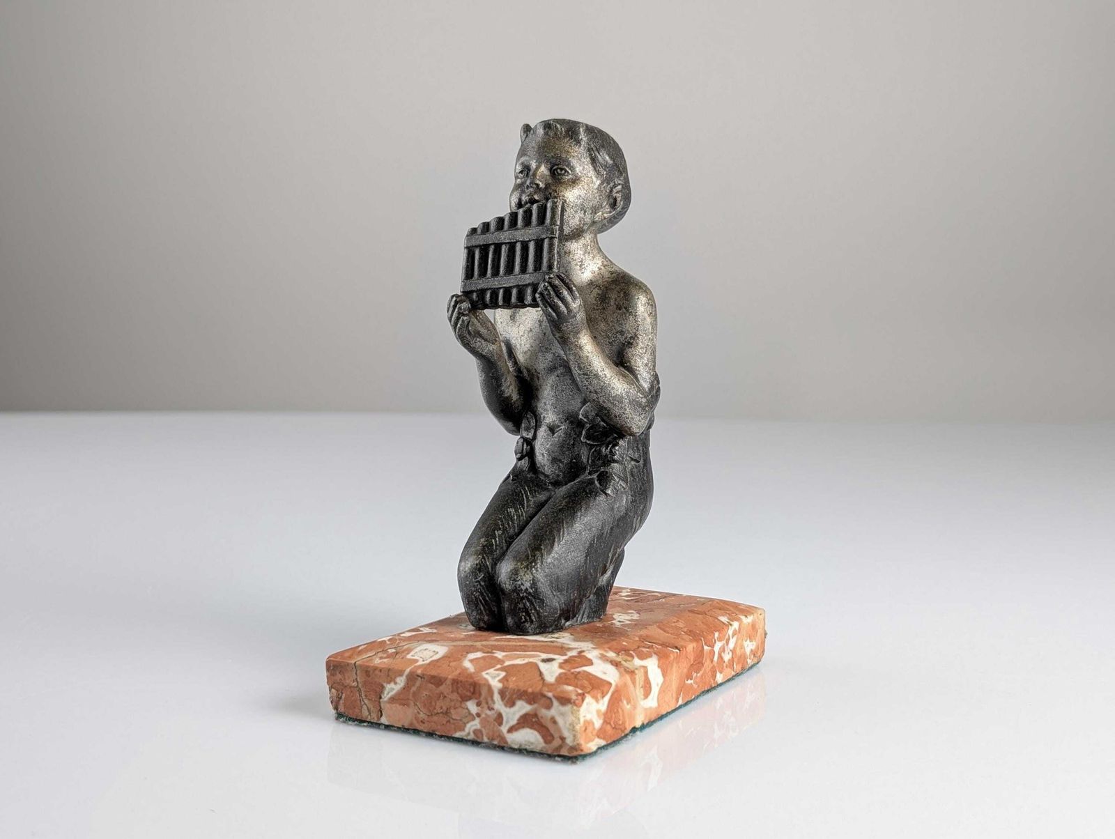 Art Joven Fauno Con Flauta De Pan, Escultura Art Déco Sobre Mármol, 1920s photo