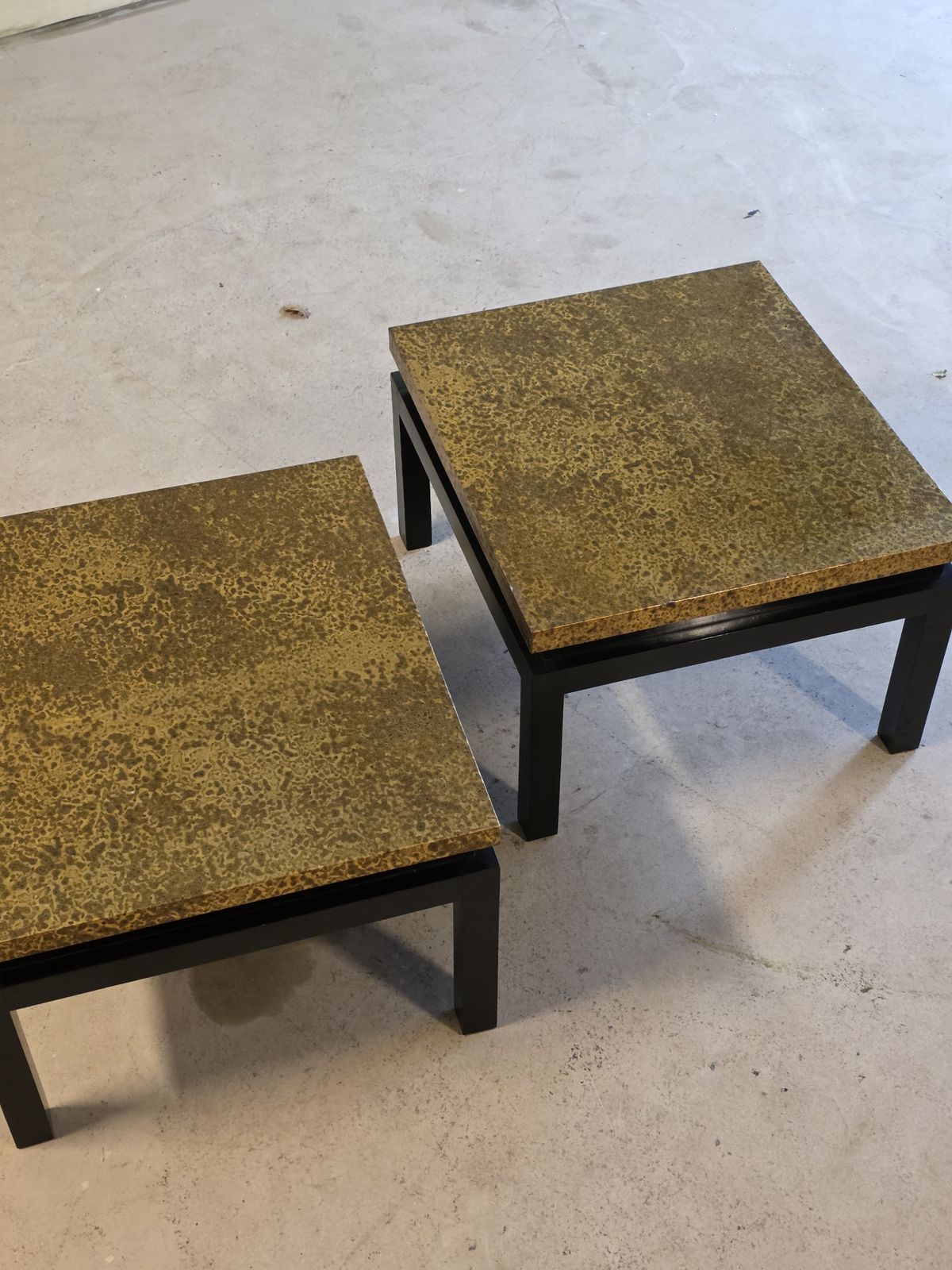 Set Of 2 Mid Century Black Lacquered Sidetables With Gold Painted Metal Top photo for sale