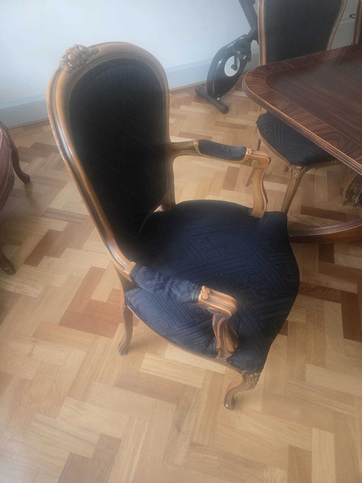 Set 10 Dining Chairs Mahogany And Cushioned Shield Back photo for sale