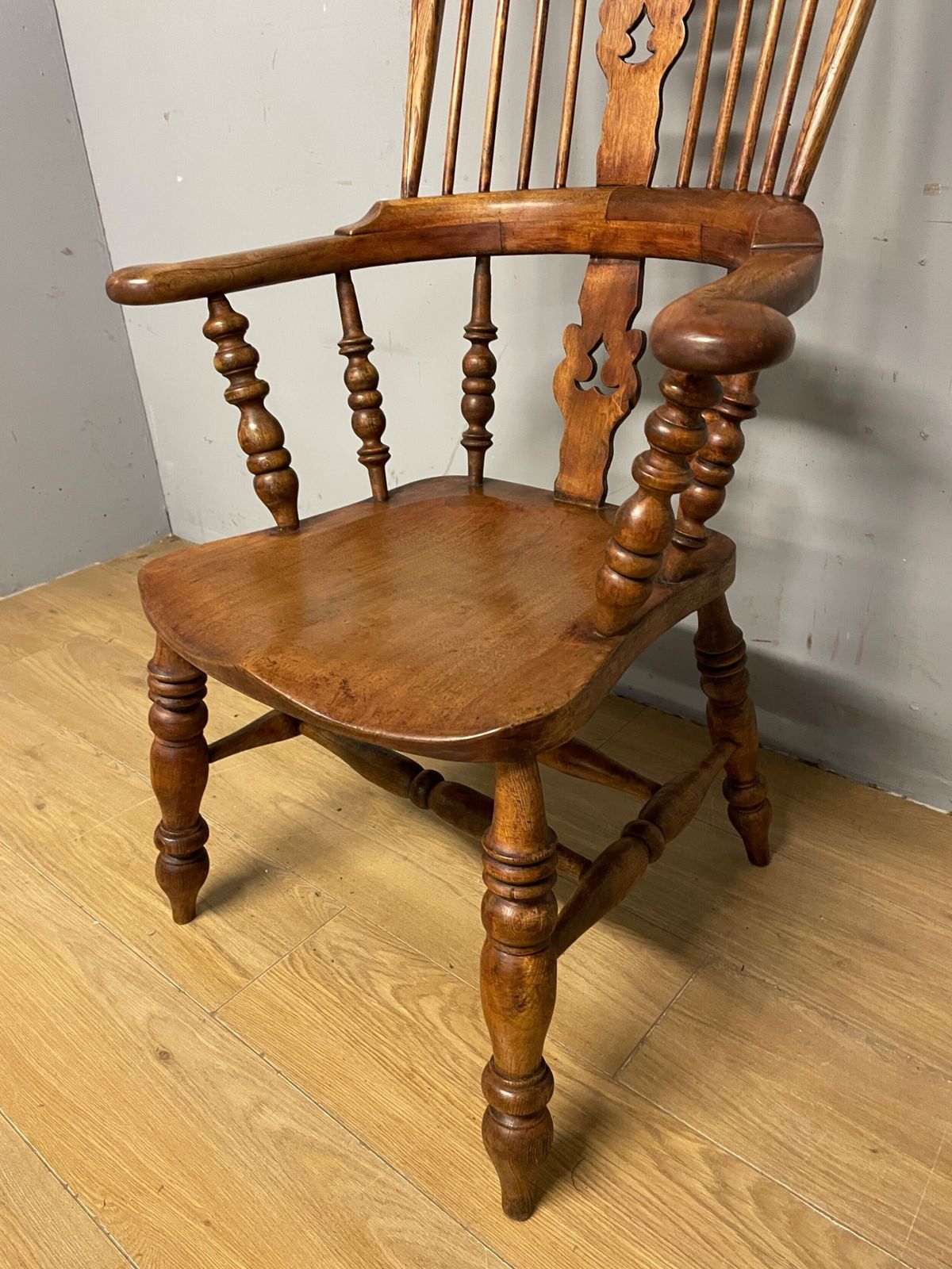 C19th Ash And Elm Windsor Chair In Good Original Condition photo buy