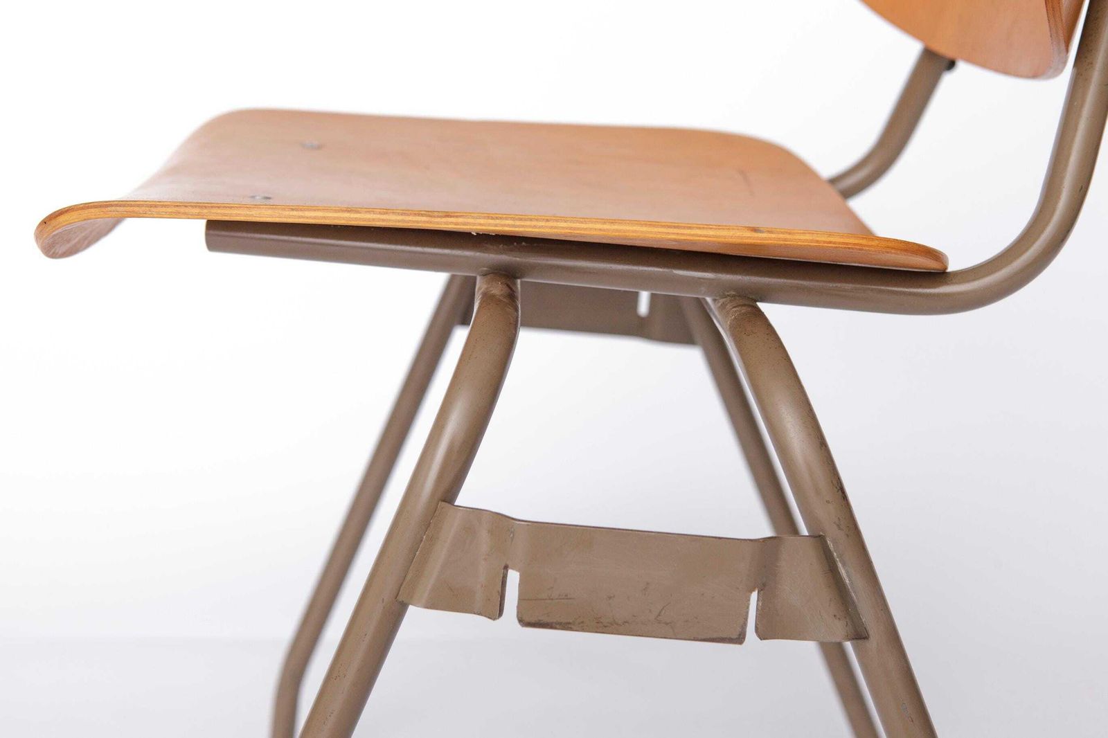 photo furniture Set Of 6 Kho Liang Ie Stackable Chairs – Car Katwijk, 1950s Mid Century Modern, Beech Plywood & Metal, Dutch Design Vintage Chairs