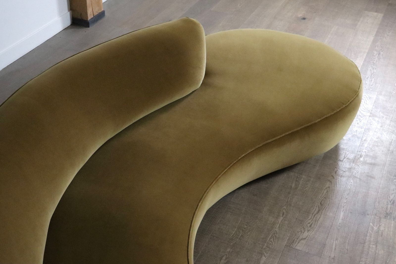 Vladimir Kagan Serpentine Sofa In Velvet For Directional USA 1999 photo 19000.0